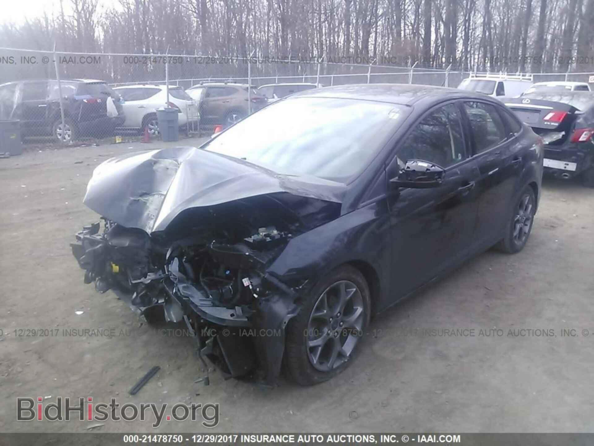 2014 Ford Focus - VIN: 1FADP3F22EL262282 - Photo 2