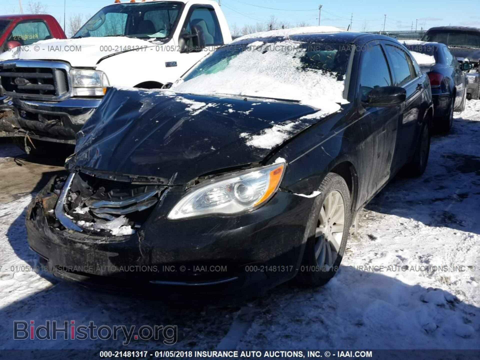 2013 Chrysler 200 - VIN: 1C3CCBBB2DN601518 - Фото 2