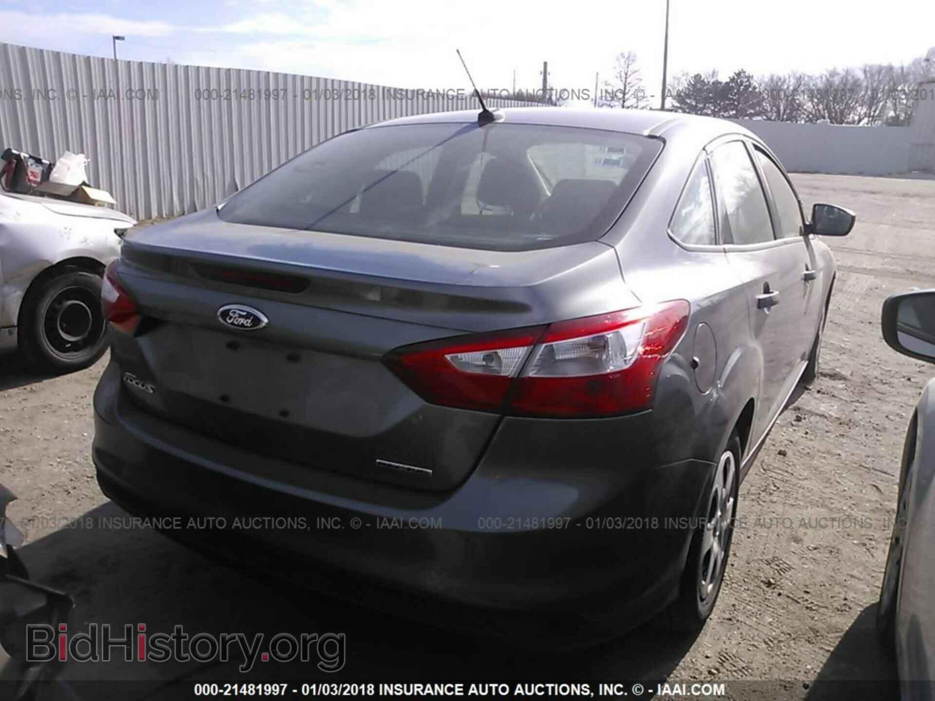 2013 Ford Focus - VIN: 1FADP3E23DL144841 - Photo 4