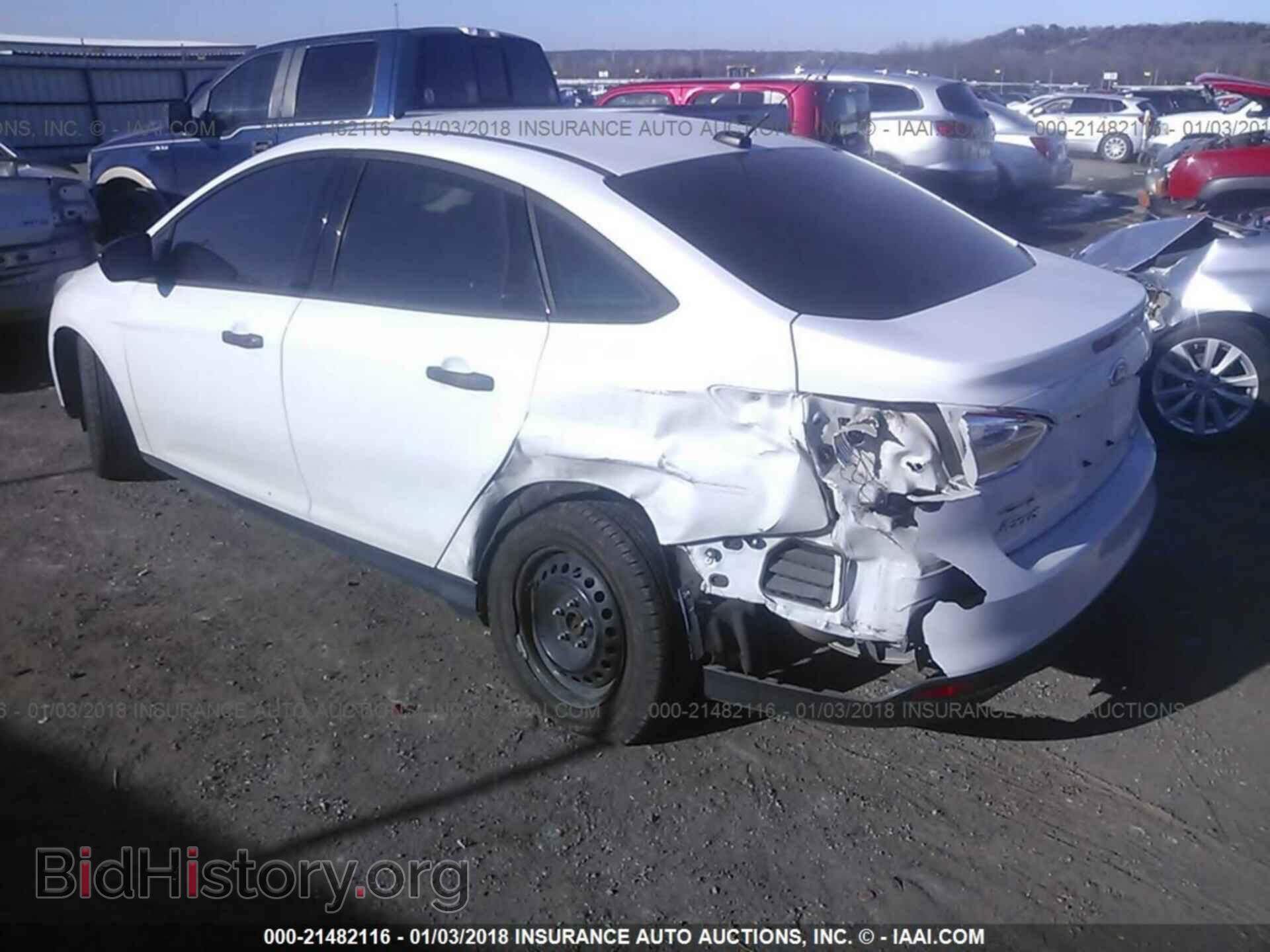 2014 Ford Focus - VIN: 1FADP3E24EL208435 - Photo 3