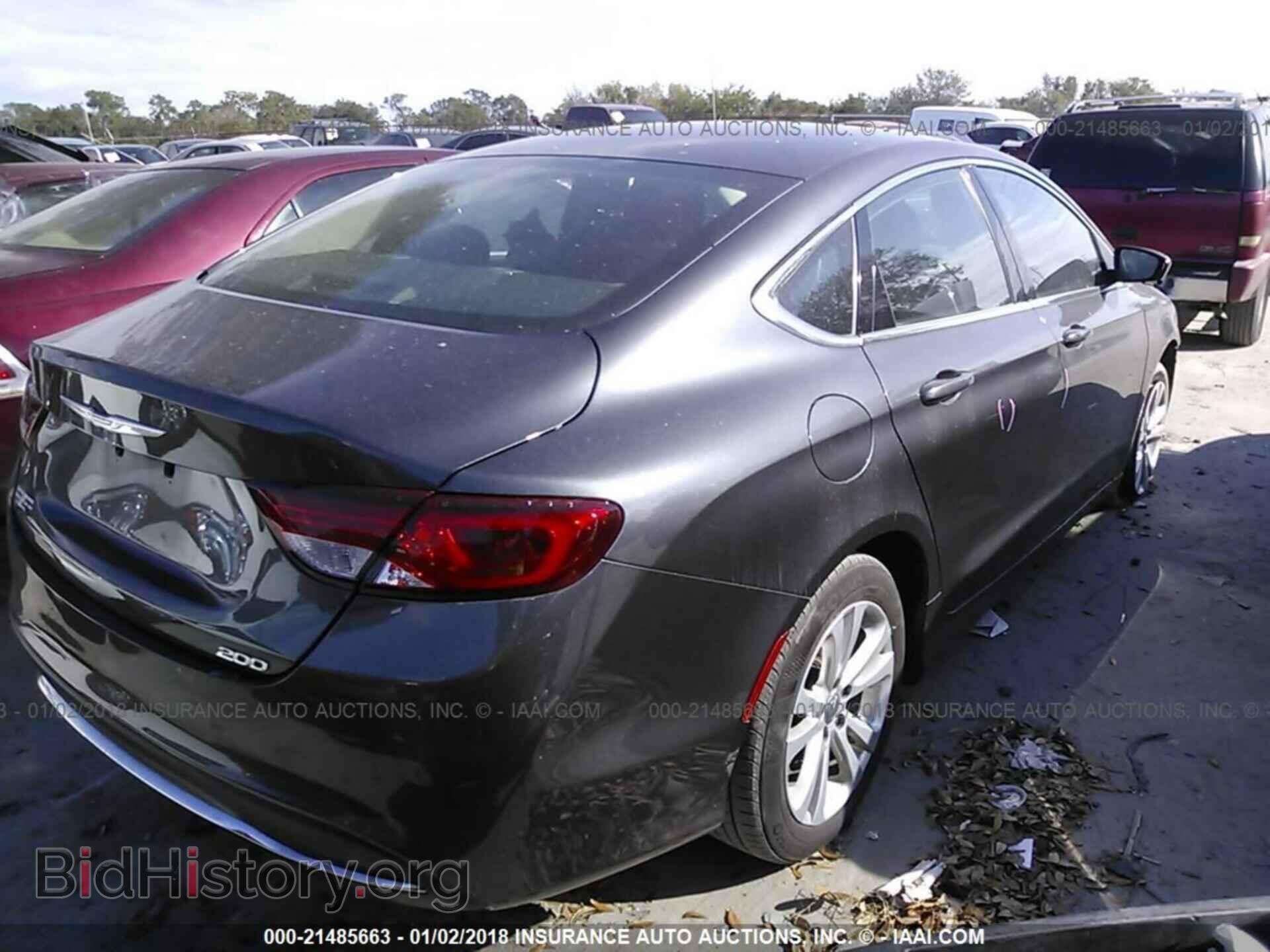 2015 Chrysler 200 - VIN: 1C3CCCAB7FN754874 - Photo 4