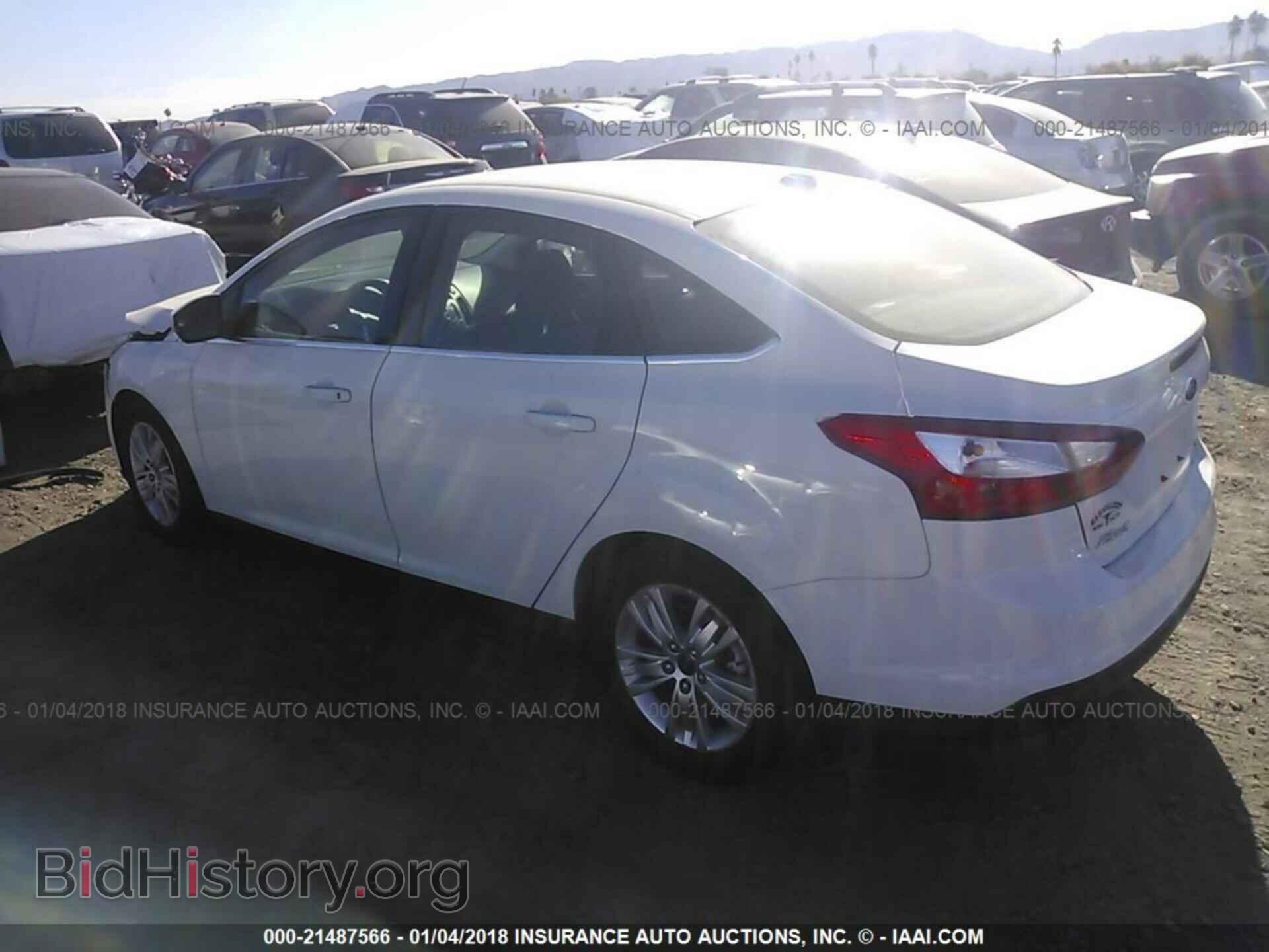 2012 Ford Focus - VIN: 1FAHP3H22CL363060 - Photo 3