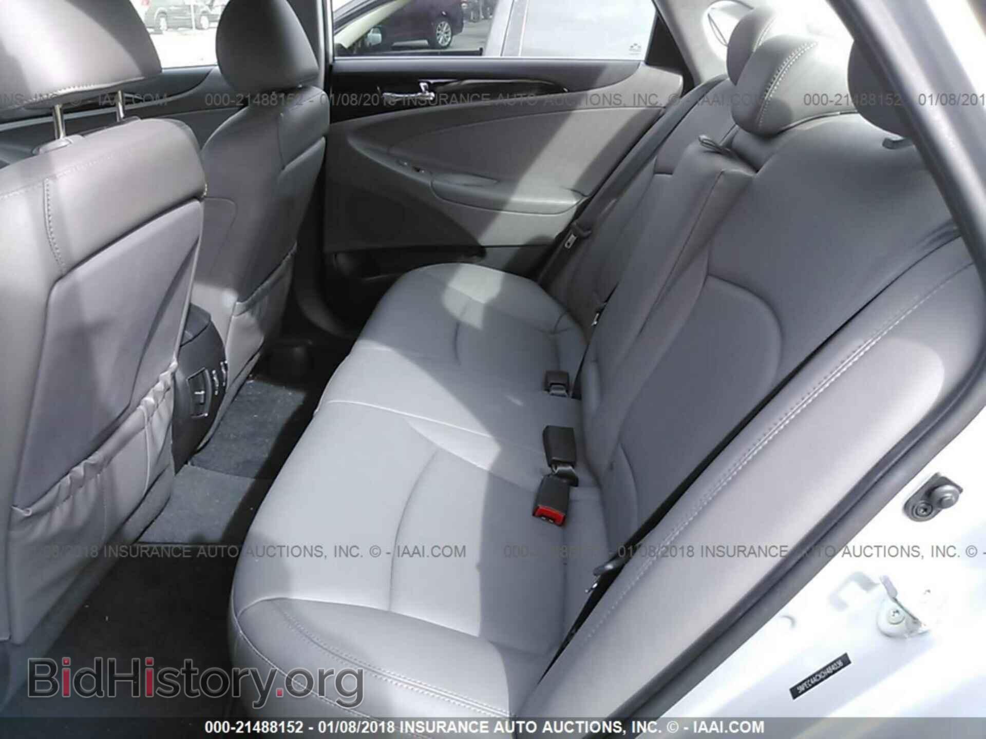 2012 Hyundai Sonata - VIN: 5NPEC4ACXCH484036 - Photo 8