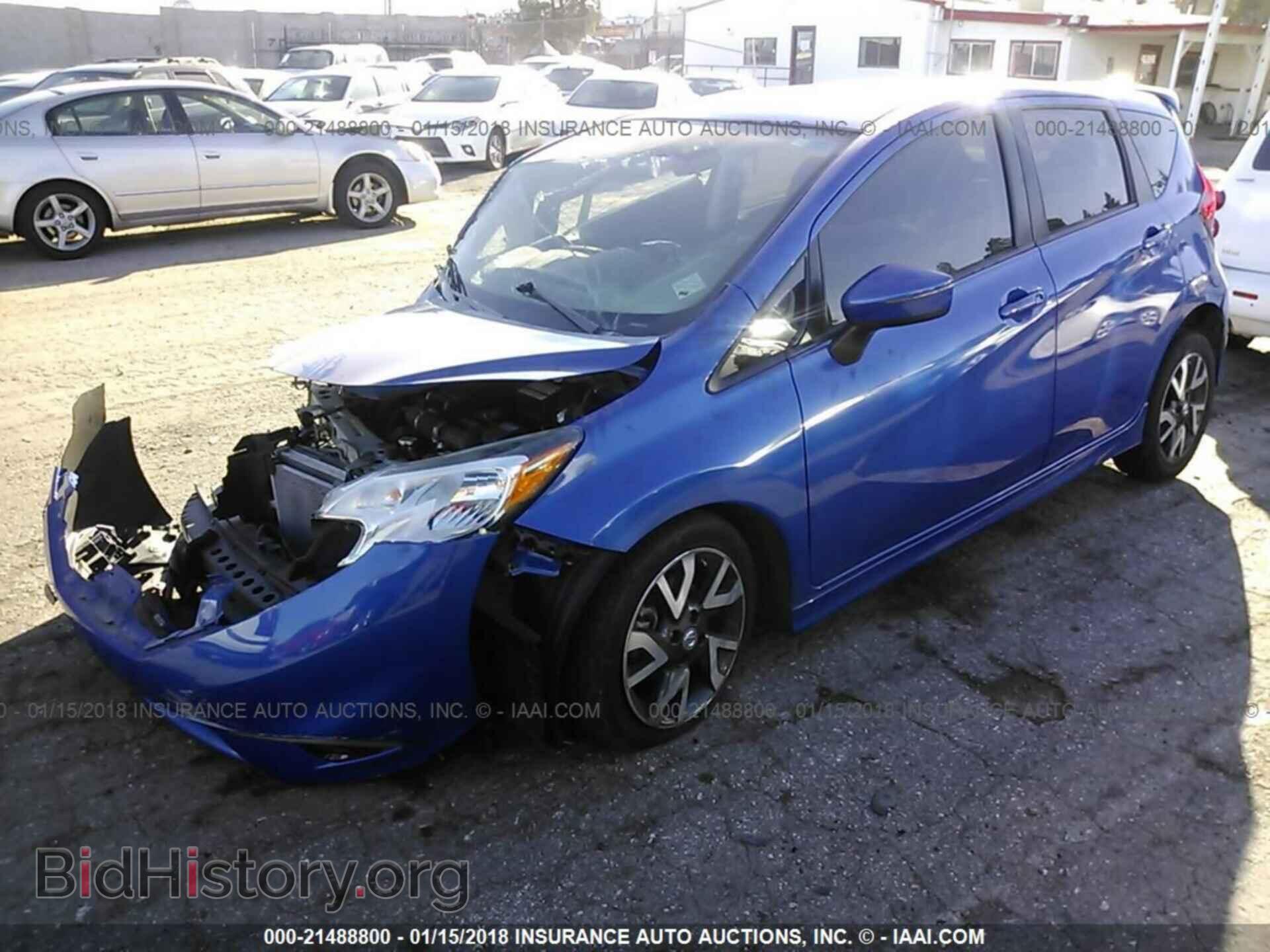 2015 Nissan Versa note - VIN: 3N1CE2CP1FL448751 - Фото 2