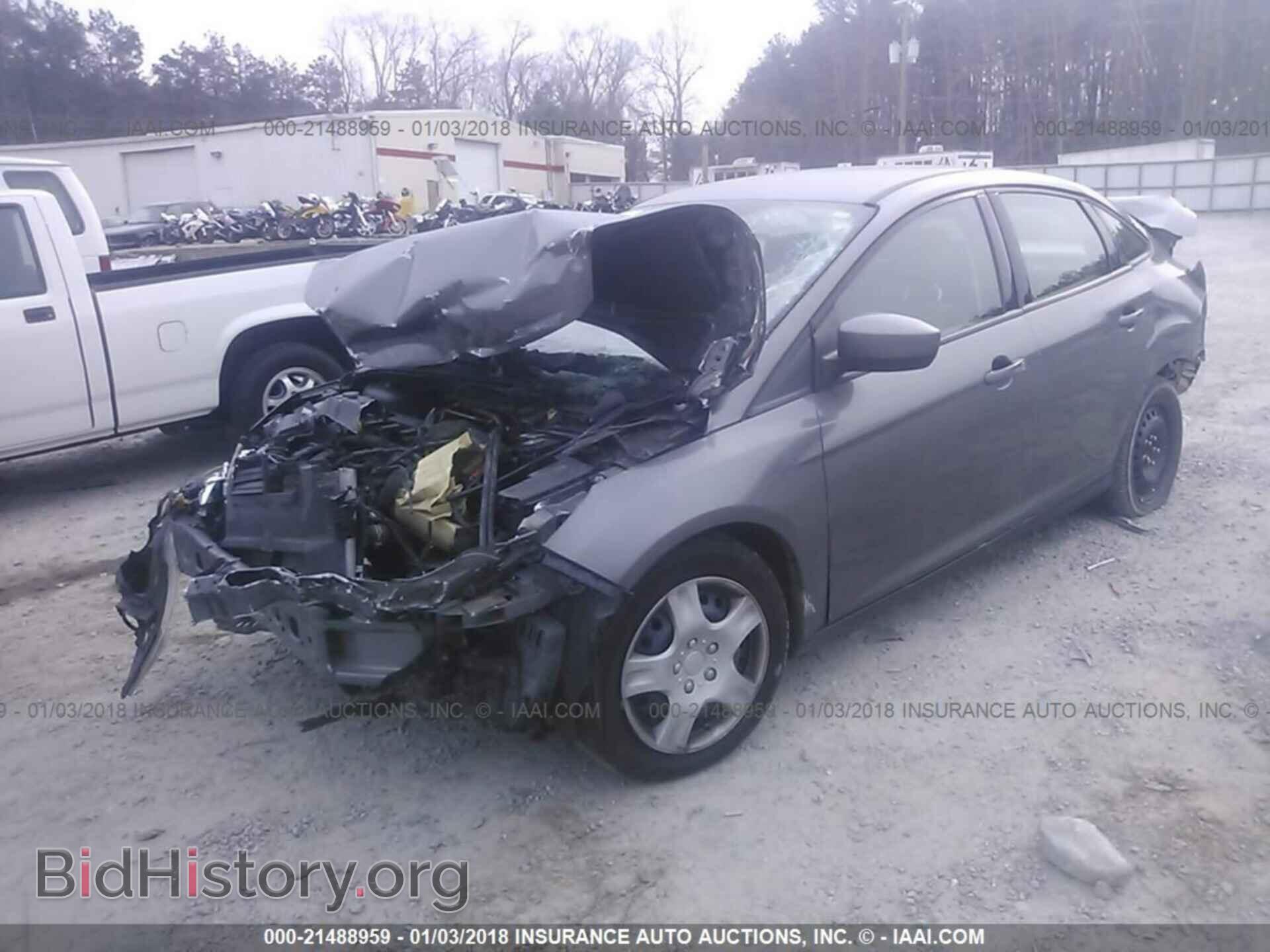 2012 Ford Focus - VIN: 1FAHP3F27CL187965 - Фото 2