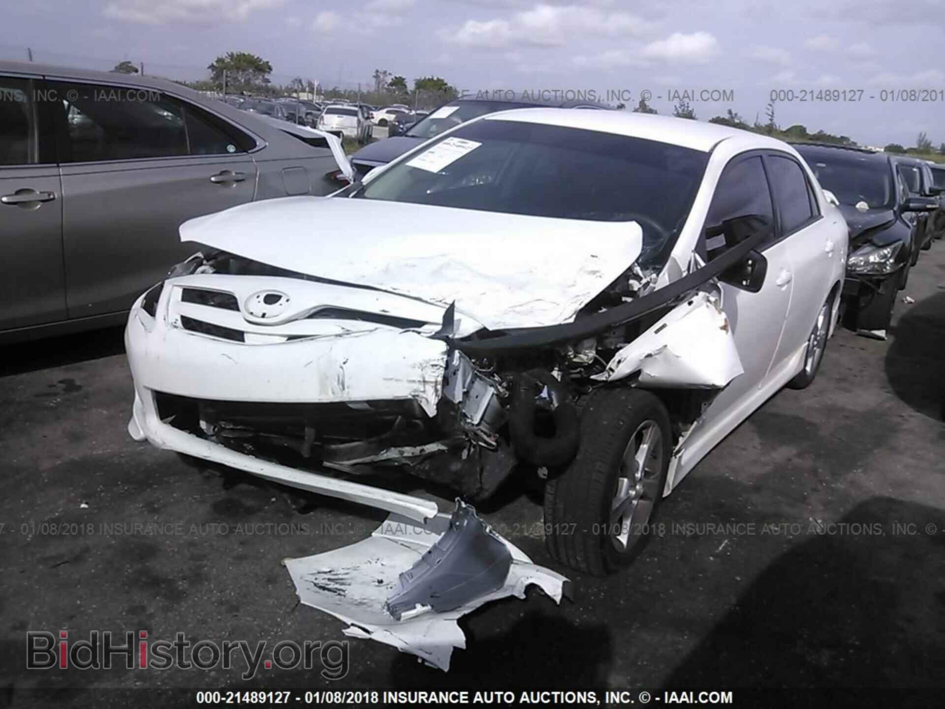 2011 Toyota Corolla - VIN: 2T1BU4EEXBC749812 - Photo 2