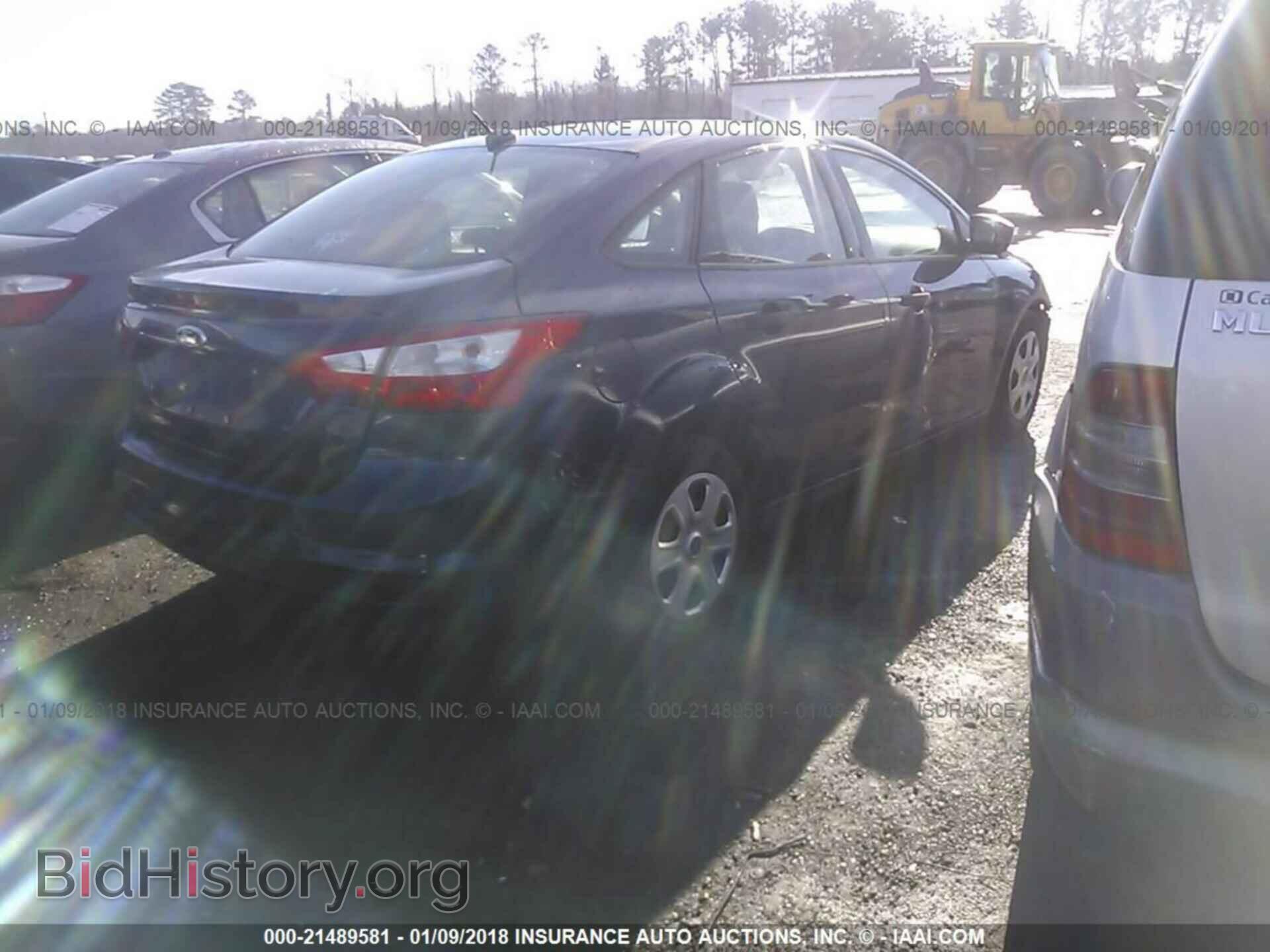 2012 Ford Focus - VIN: 1FAHP3E20CL126748 - Фото 4