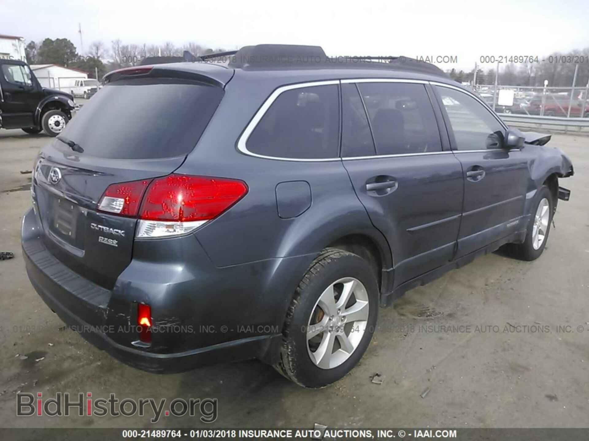 2014 Subaru Outback - VIN: 4S4BRBLC9E3228502 - Photo 4