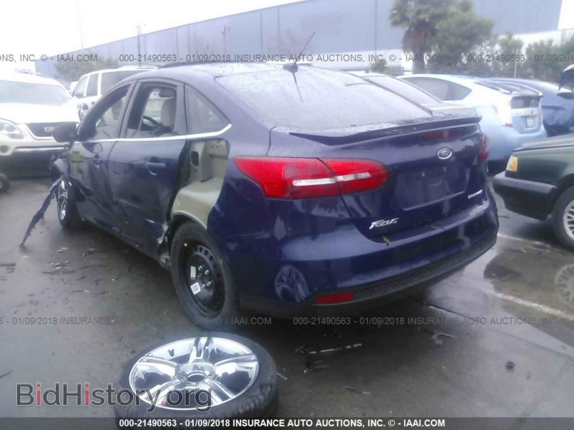 2016 Ford Focus - VIN: 1FADP3J2XGL319399 - Фото 3