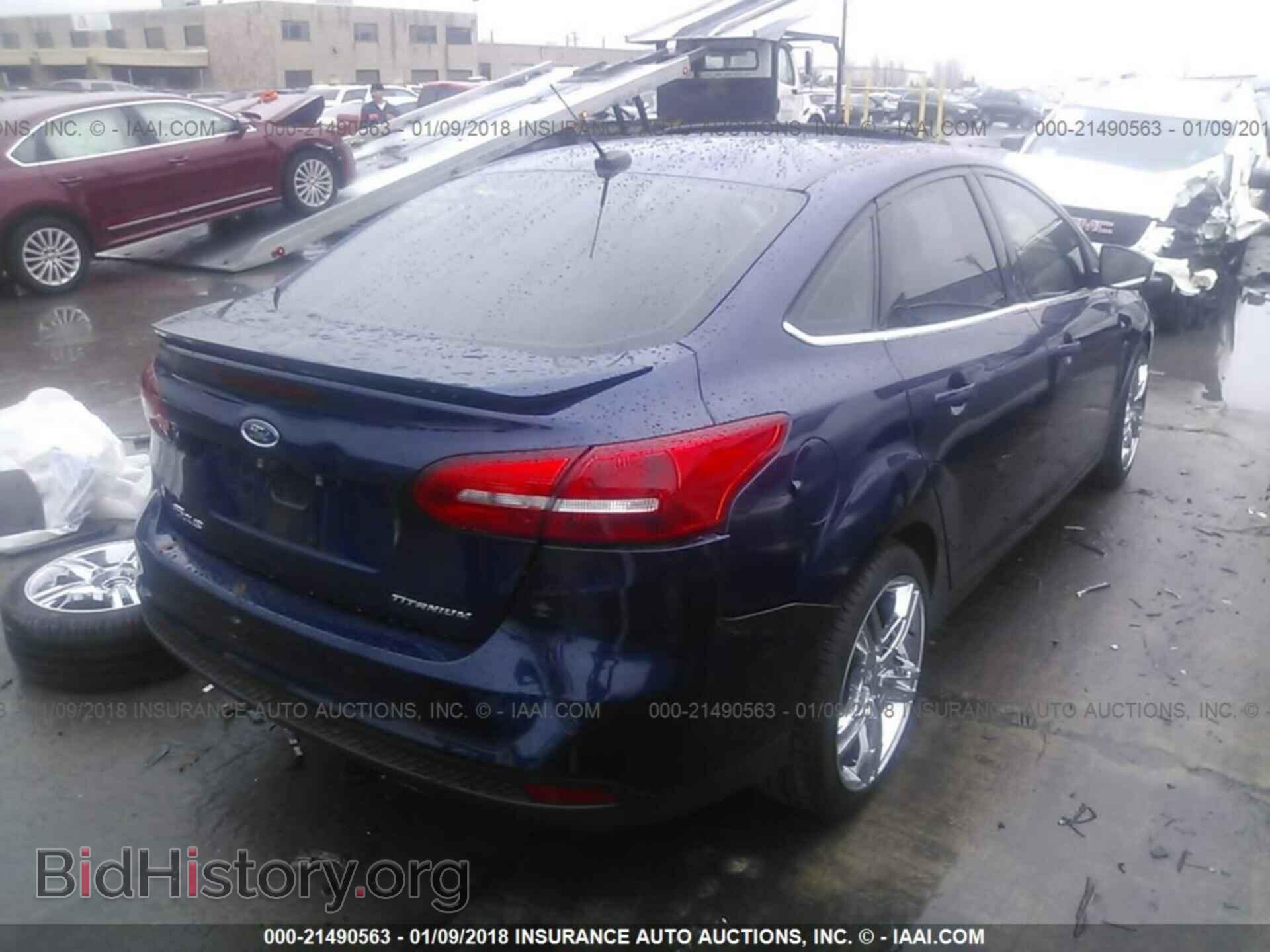 2016 Ford Focus - VIN: 1FADP3J2XGL319399 - Фото 4