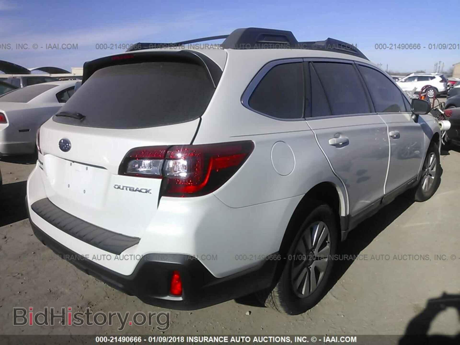 2018 Subaru Outback - VIN: 4S4BSAAC4J3206130 - Фото 4