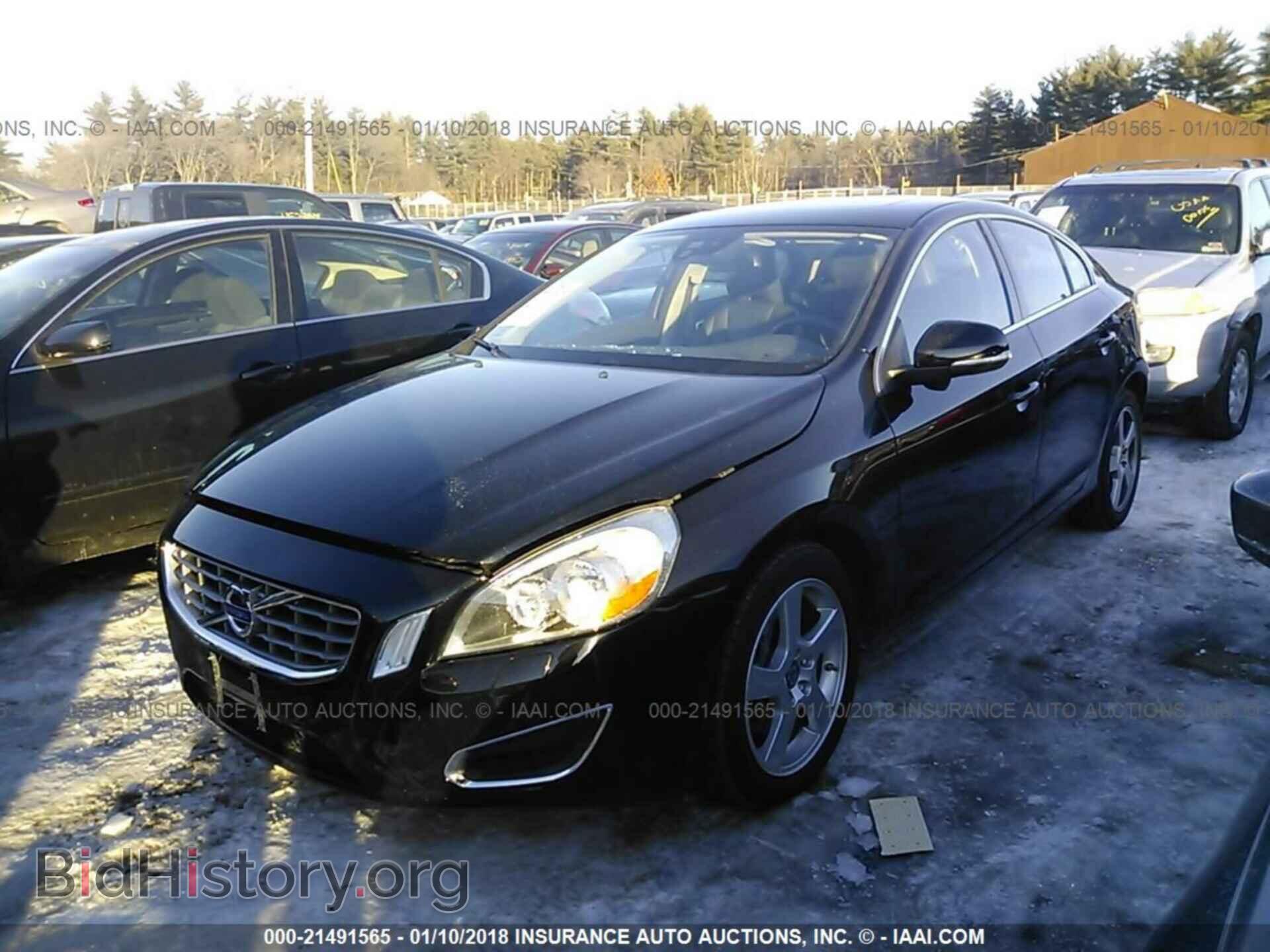 2012 Volvo S60 - VIN: YV1622FSXC2141427 - Фото 2