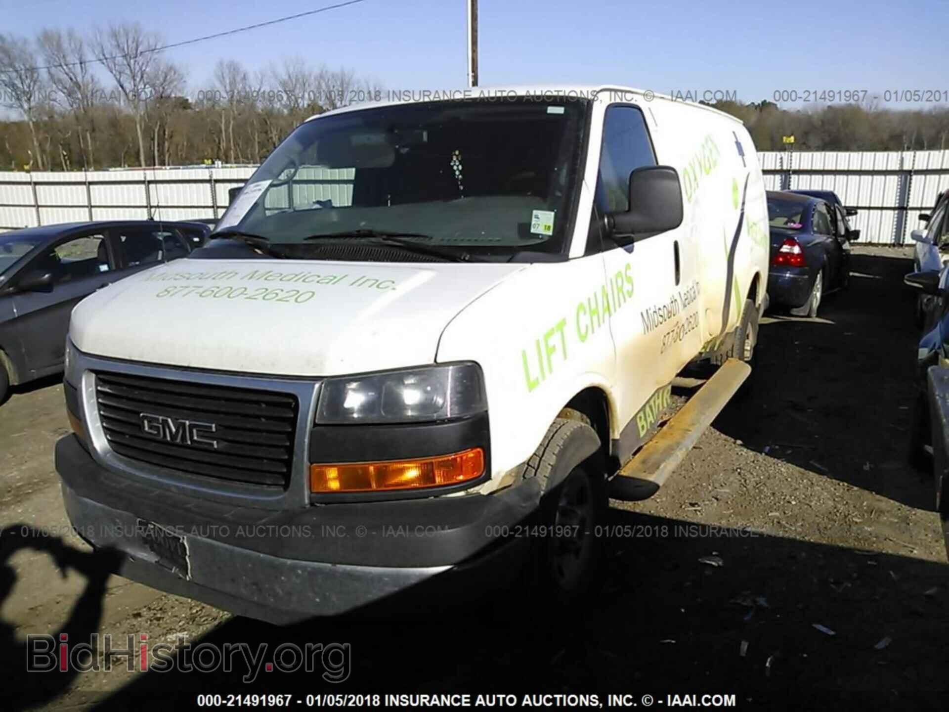 2015 Gmc Savana - VIN: 1GTW7FCF4F1115230 - Фото 2
