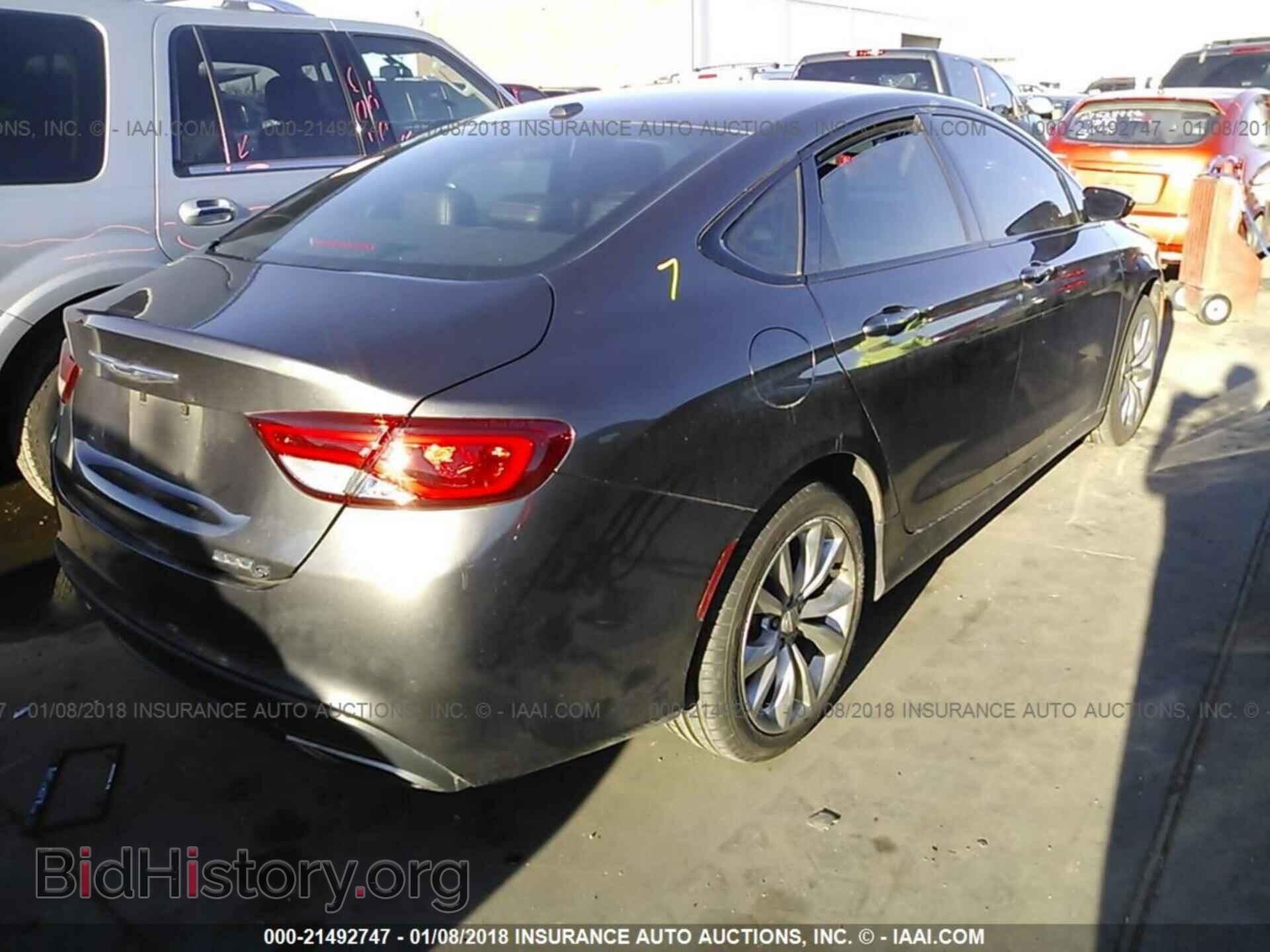 2015 Chrysler 200 - VIN: 1C3CCCBB5FN640936 - Photo 4