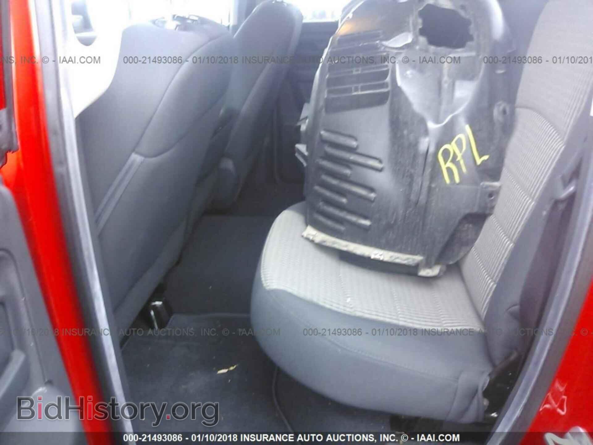 2012 Dodge Ram 1500 - VIN: 1C6RD7FT7CS305002 - Photo 8
