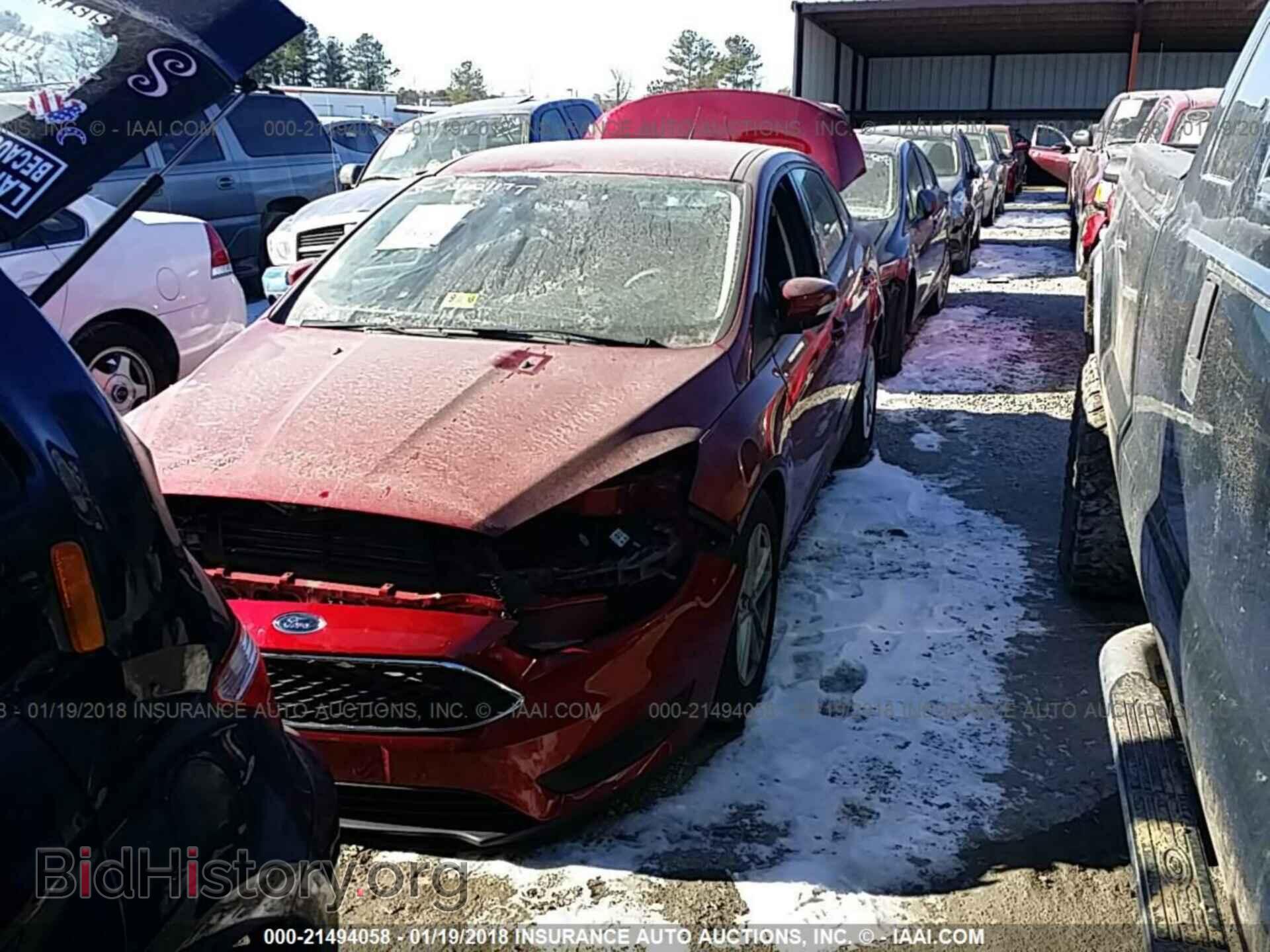 2017 Ford Focus - VIN: 1FADP3F24HL327606 - Photo 2