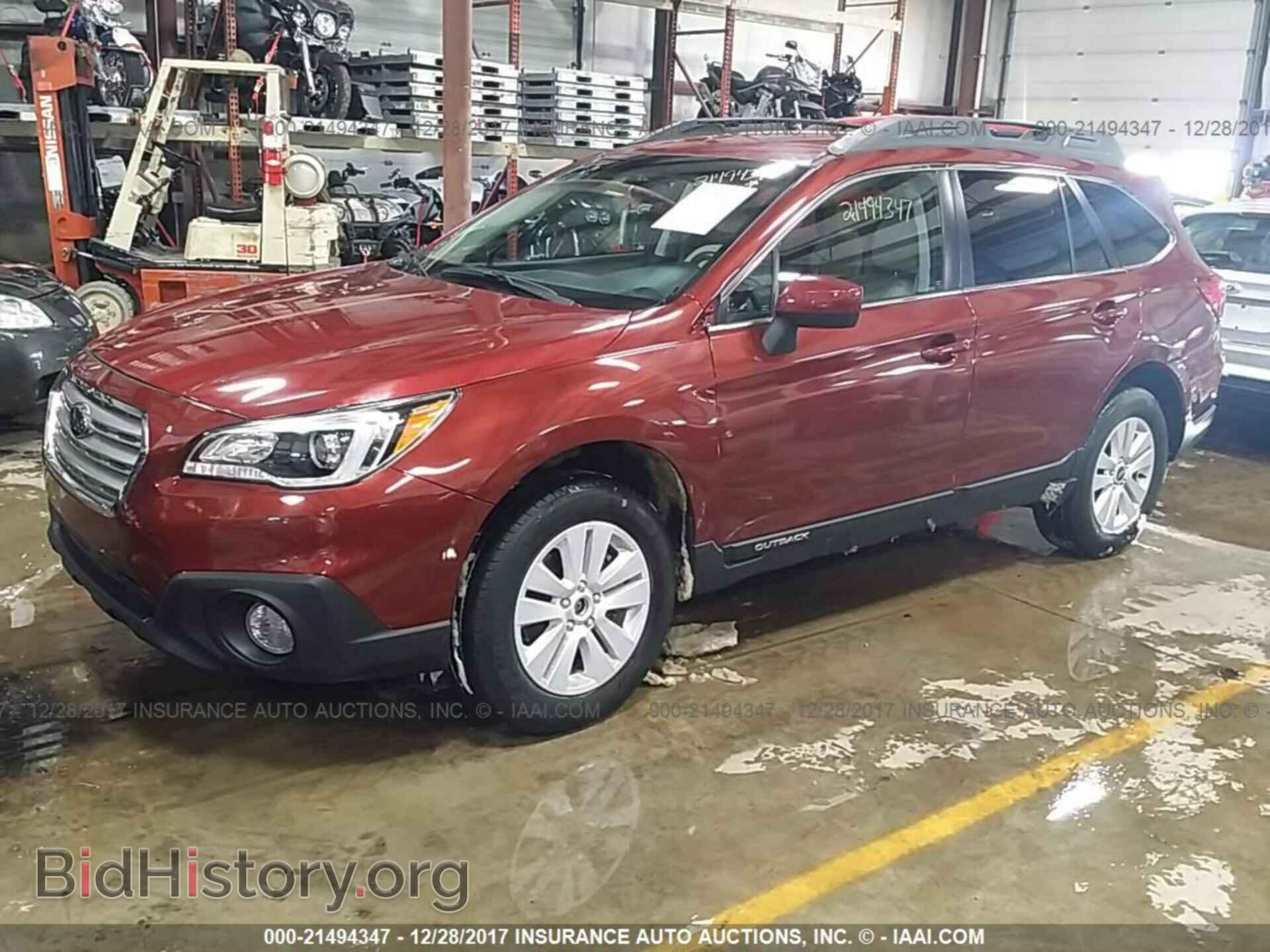 2015 Subaru Outback - VIN: 4S4BSBCC2F3206220 - Photo 2