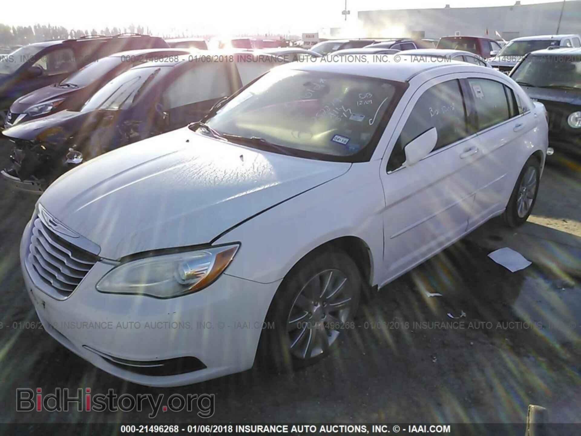 2013 Chrysler 200 - VIN: 1C3CCBBB9DN666396 - Фото 2