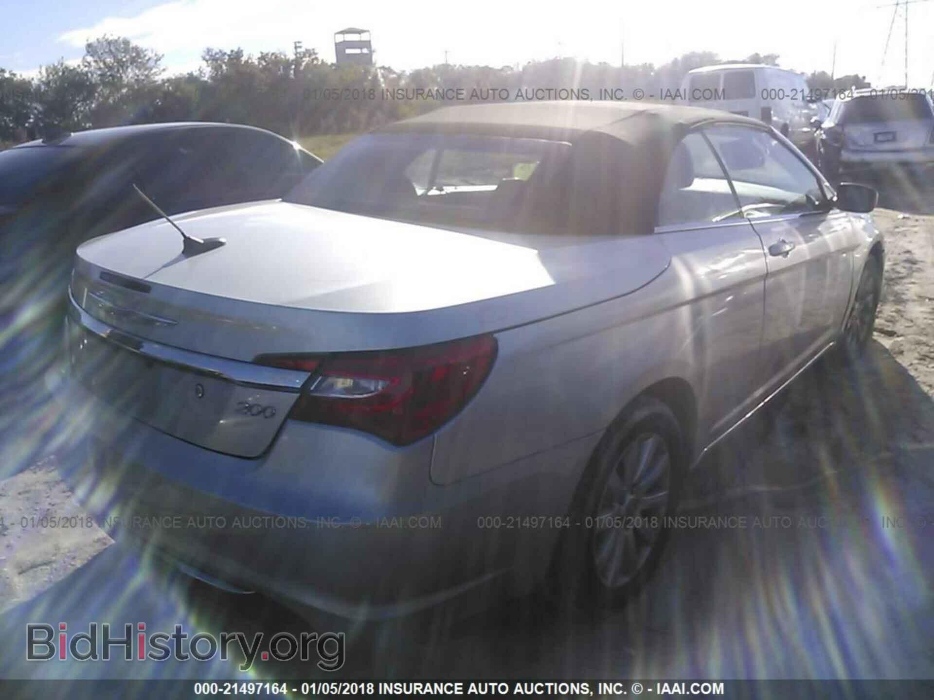2012 Chrysler 200 - VIN: 1C3BCBEBXCN215516 - Photo 4