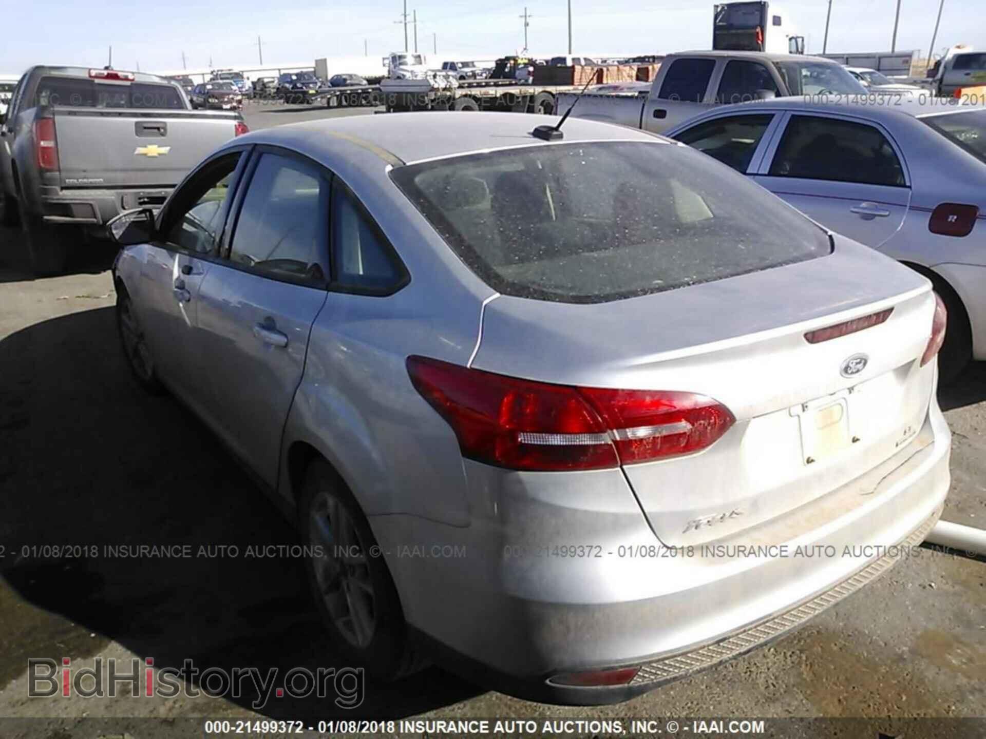 2016 Ford Focus - VIN: 1FADP3F26GL336709 - Photo 3