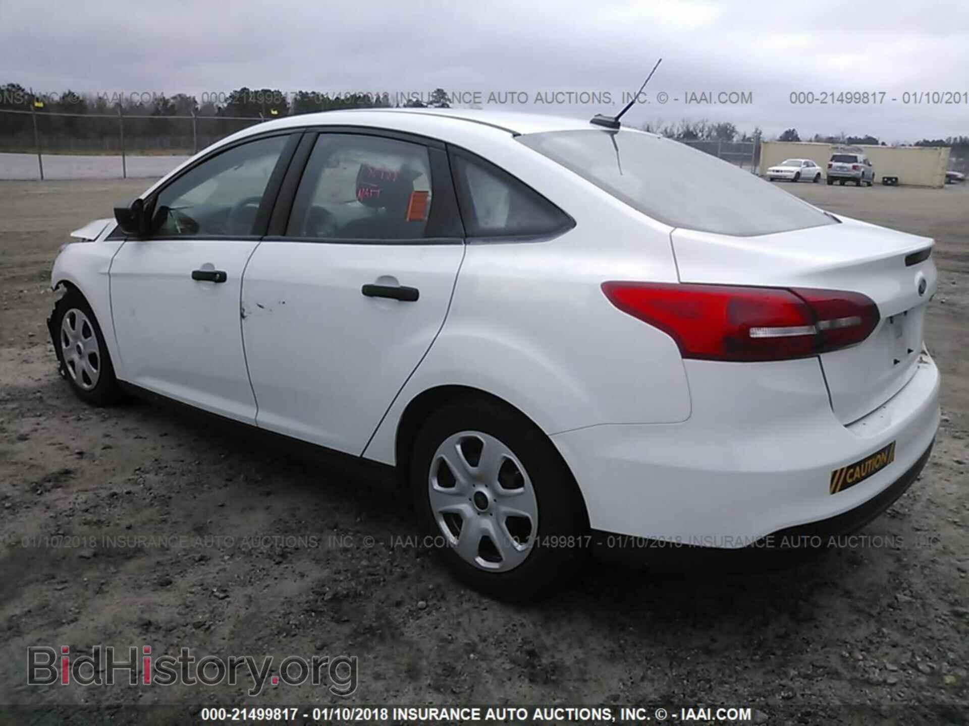 2016 Ford Focus - VIN: 1FADP3E20GL290487 - Photo 3
