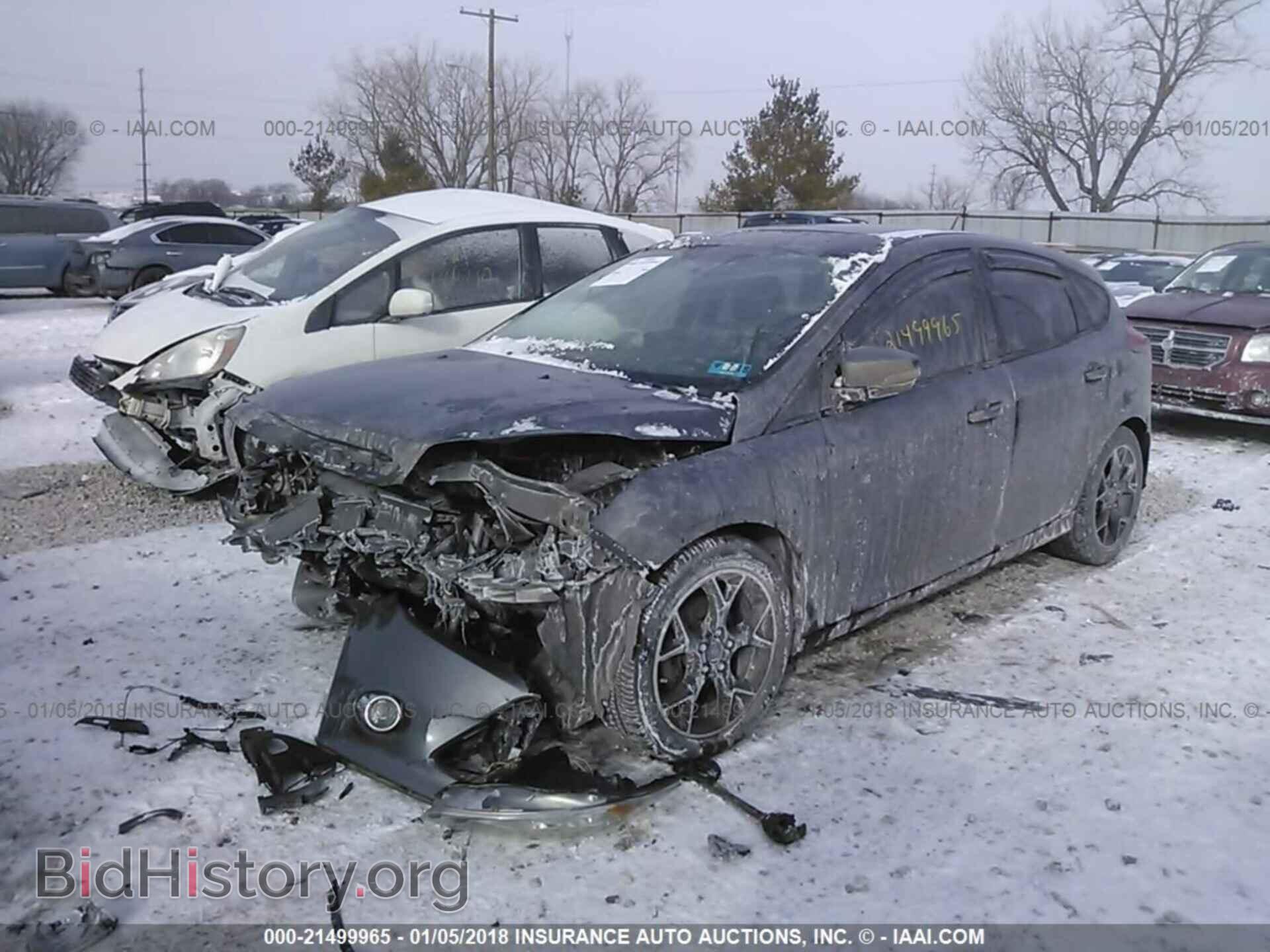 2013 Ford Focus - VIN: 1FADP3K23DL203875 - Фото 2