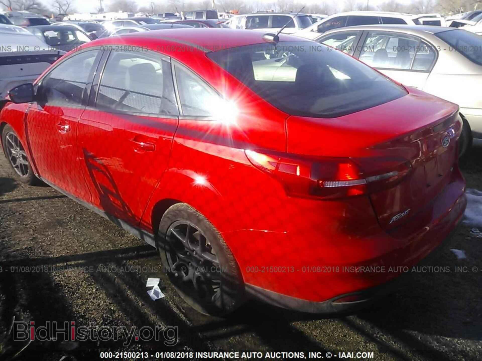 2016 Ford Focus - VIN: 1FADP3F2XGL321520 - Photo 3