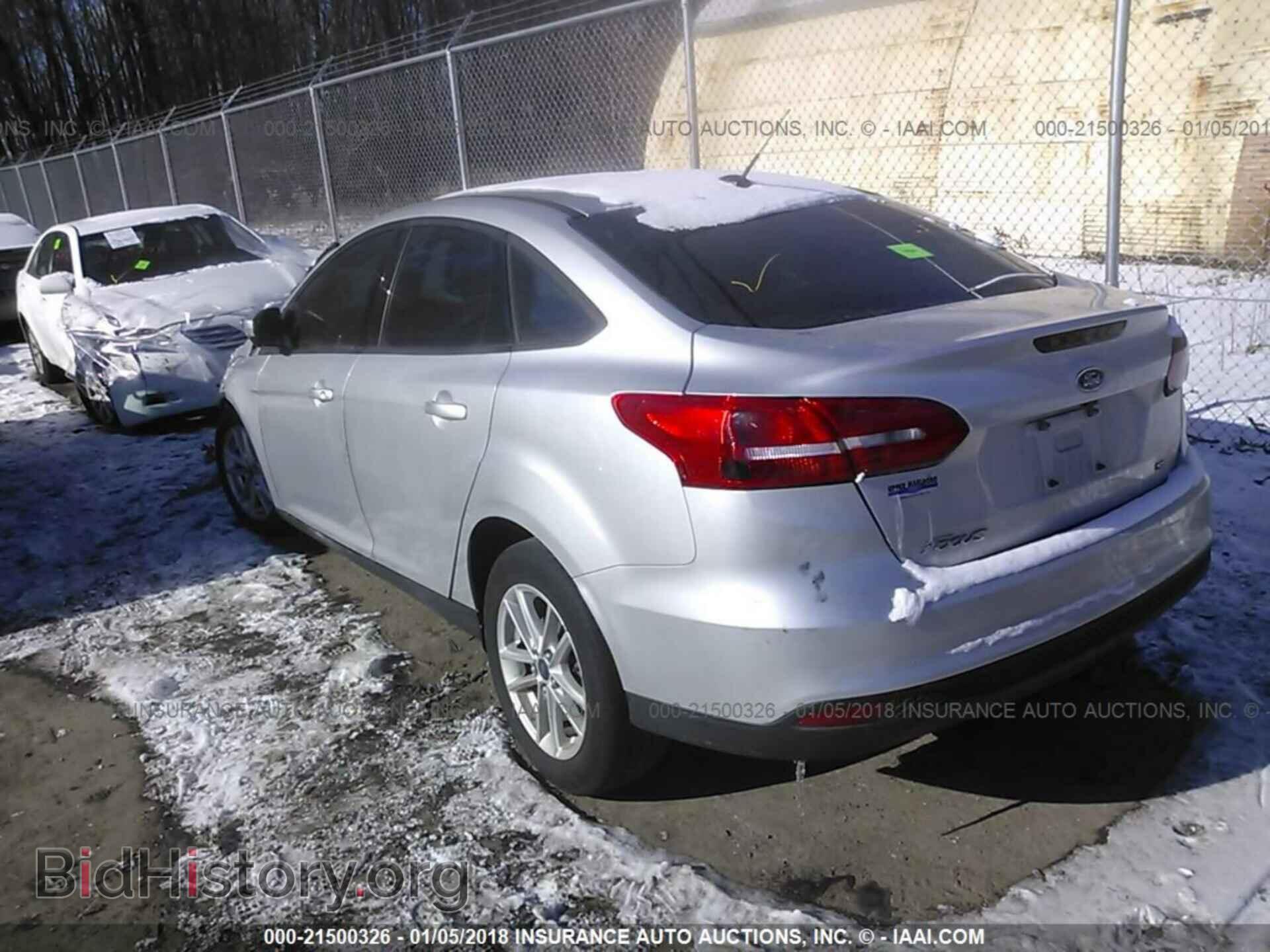 2016 Ford Focus - VIN: 1FADP3F21GL274331 - Photo 3