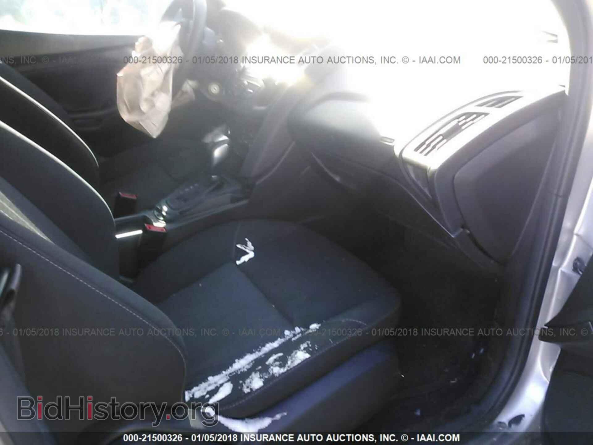 2016 Ford Focus - VIN: 1FADP3F21GL274331 - Photo 5