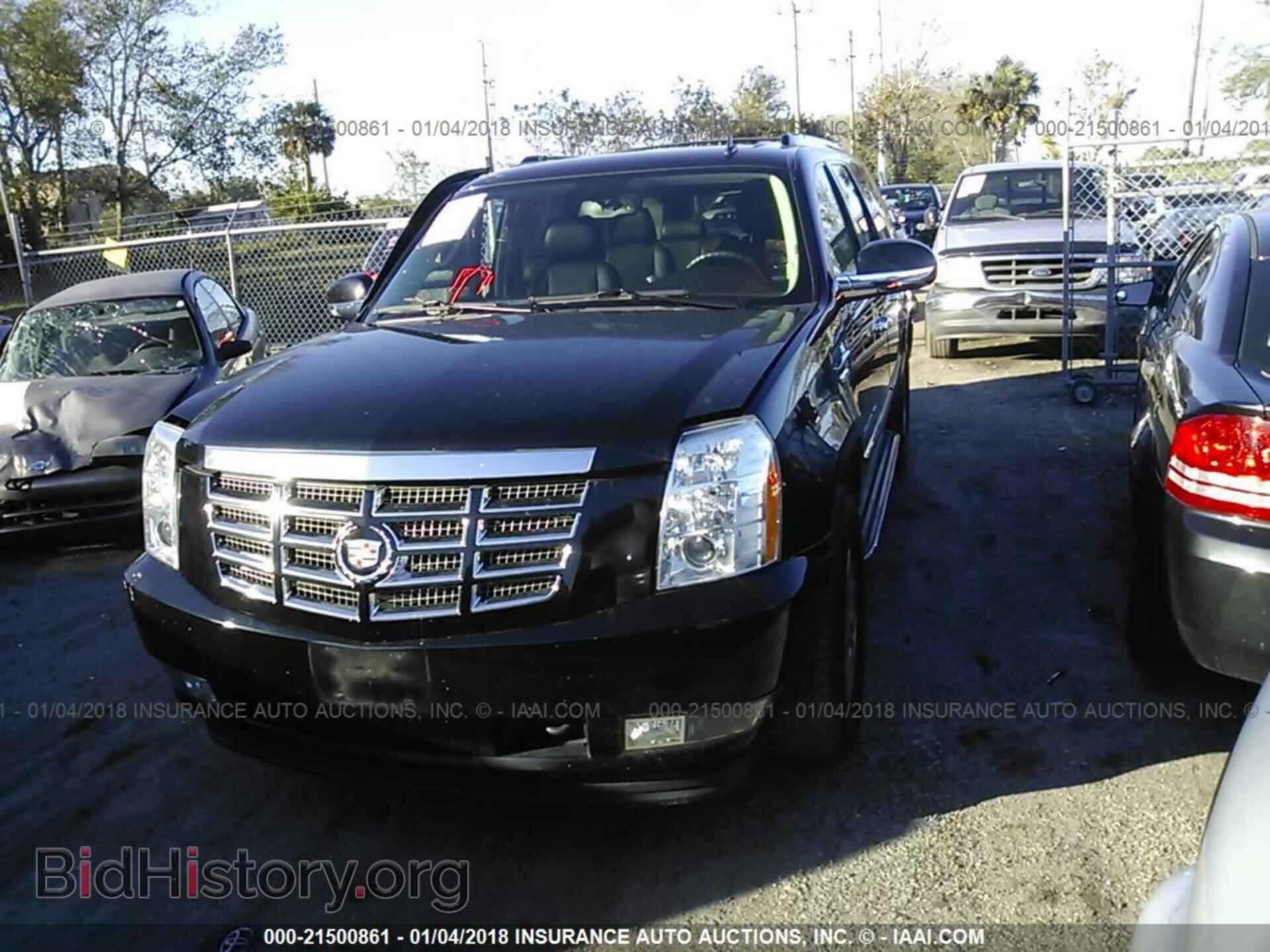 2013 Cadillac Escalade - VIN: 1GYS3GEF7DR378043 - Фото 2