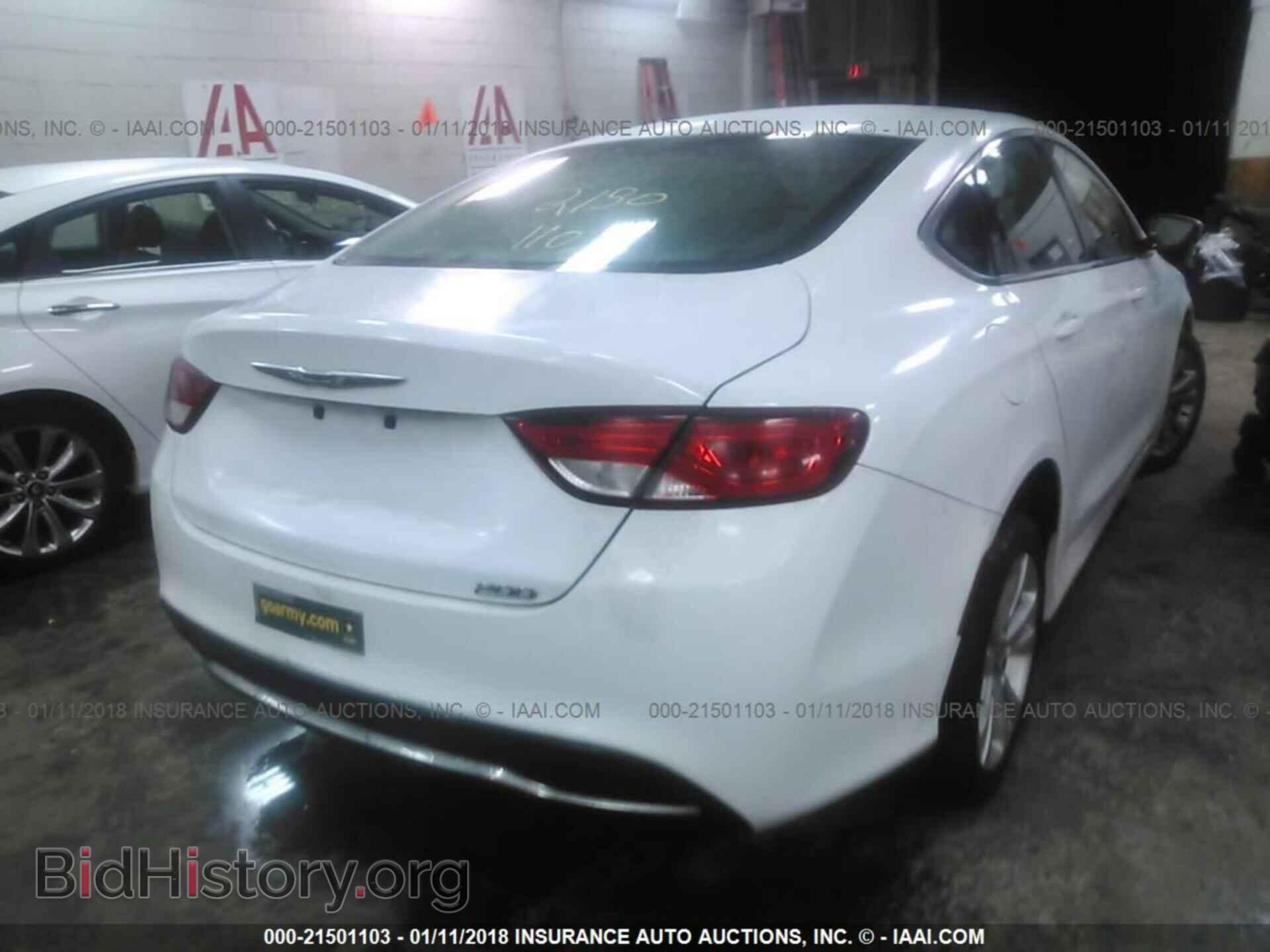 2015 Chrysler 200 - VIN: 1C3CCCAB3FN572220 - Photo 4