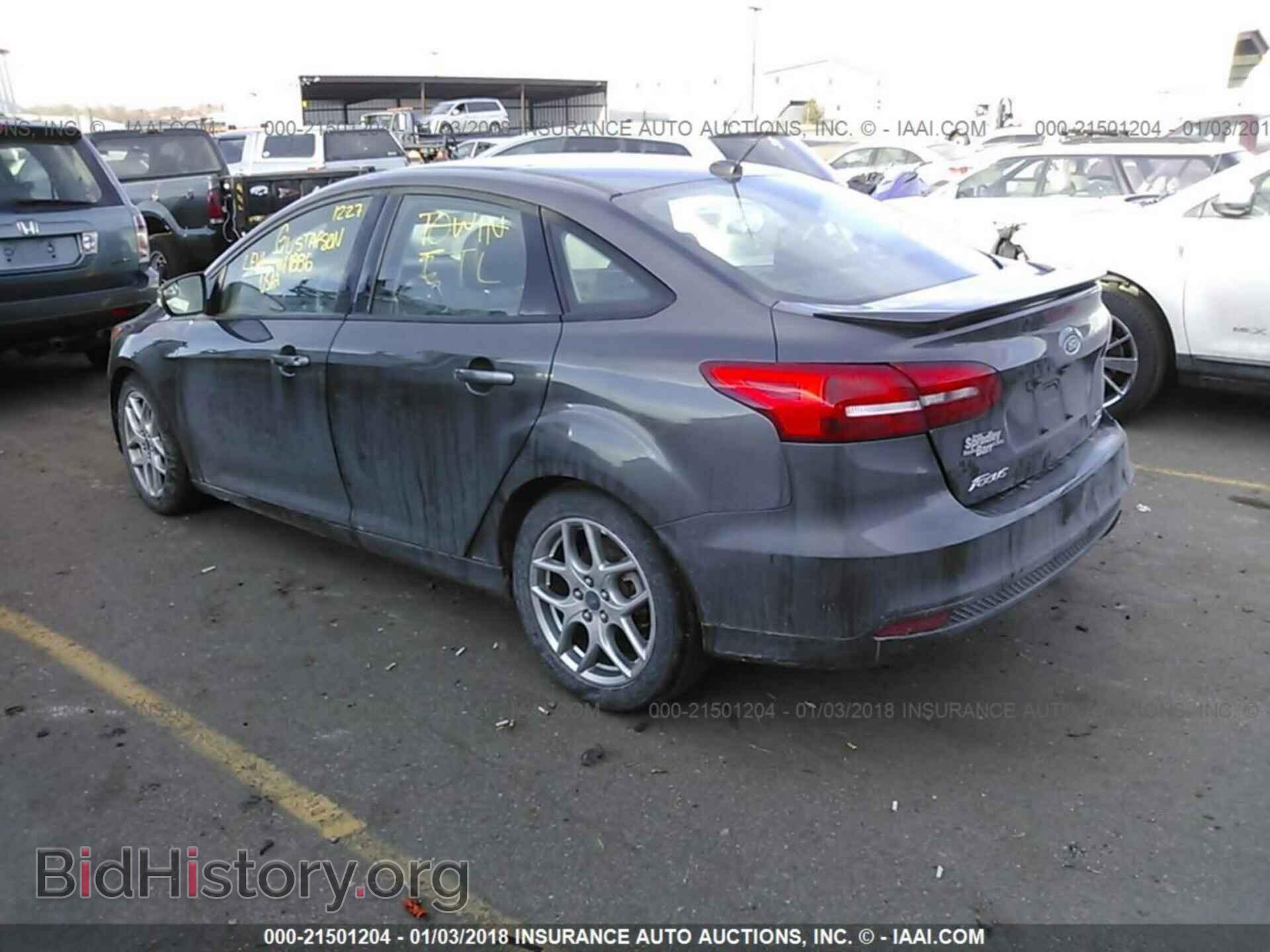 2015 Ford Focus - VIN: 1FADP3F28FL348407 - Photo 3