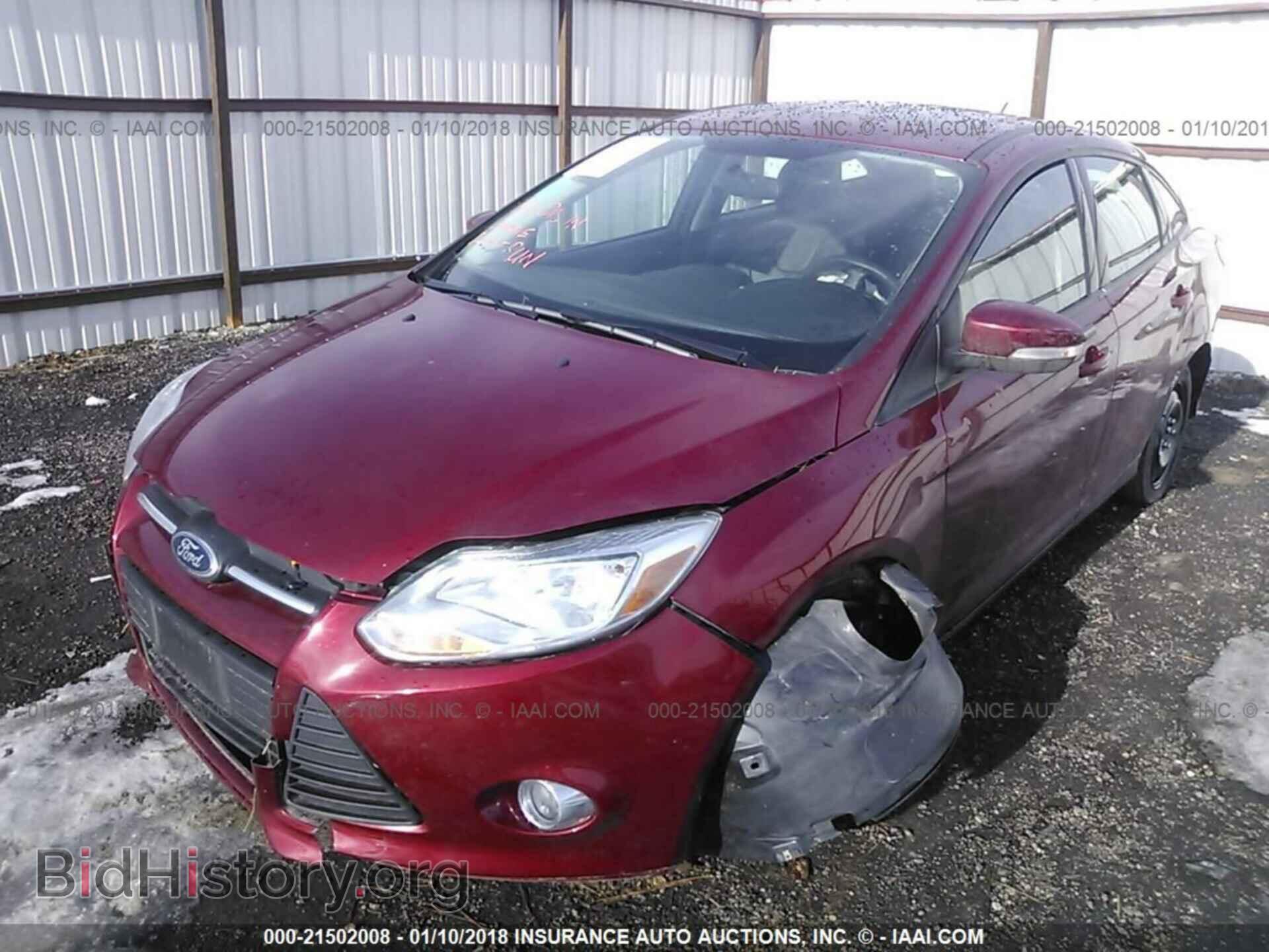 2014 Ford Focus - VIN: 1FADP3F22EL260175 - Photo 2