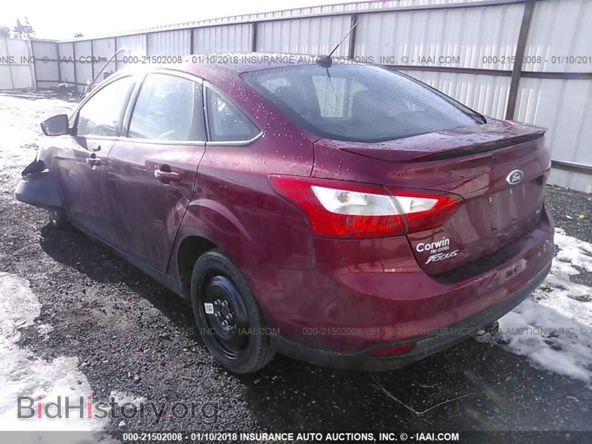 2014 Ford Focus - VIN: 1FADP3F22EL260175 - Photo 3
