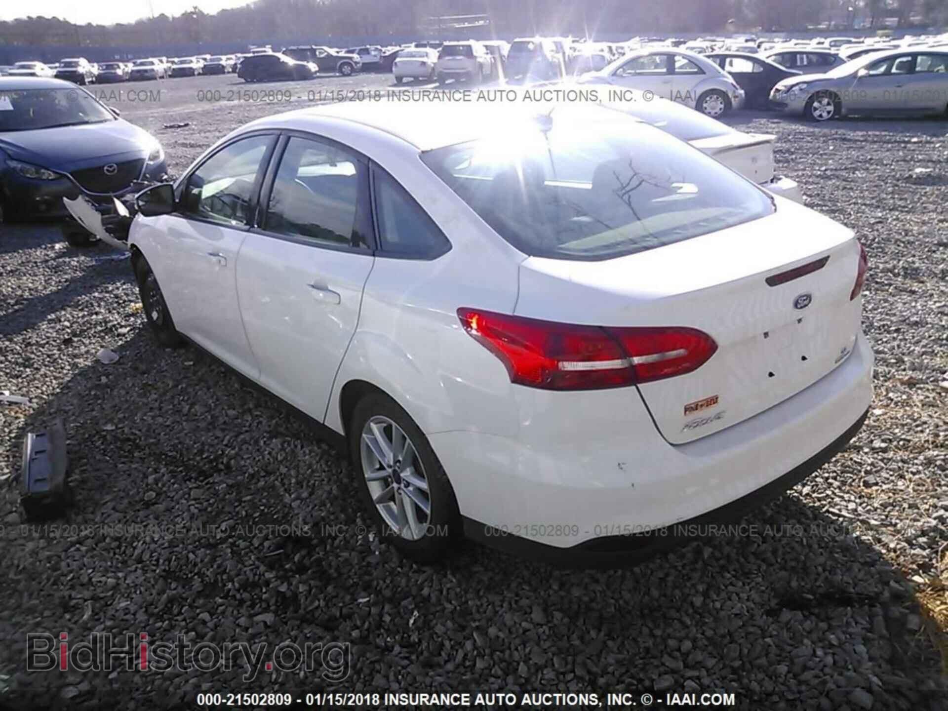 2015 Ford Focus - VIN: 1FADP3F25FL201414 - Photo 3