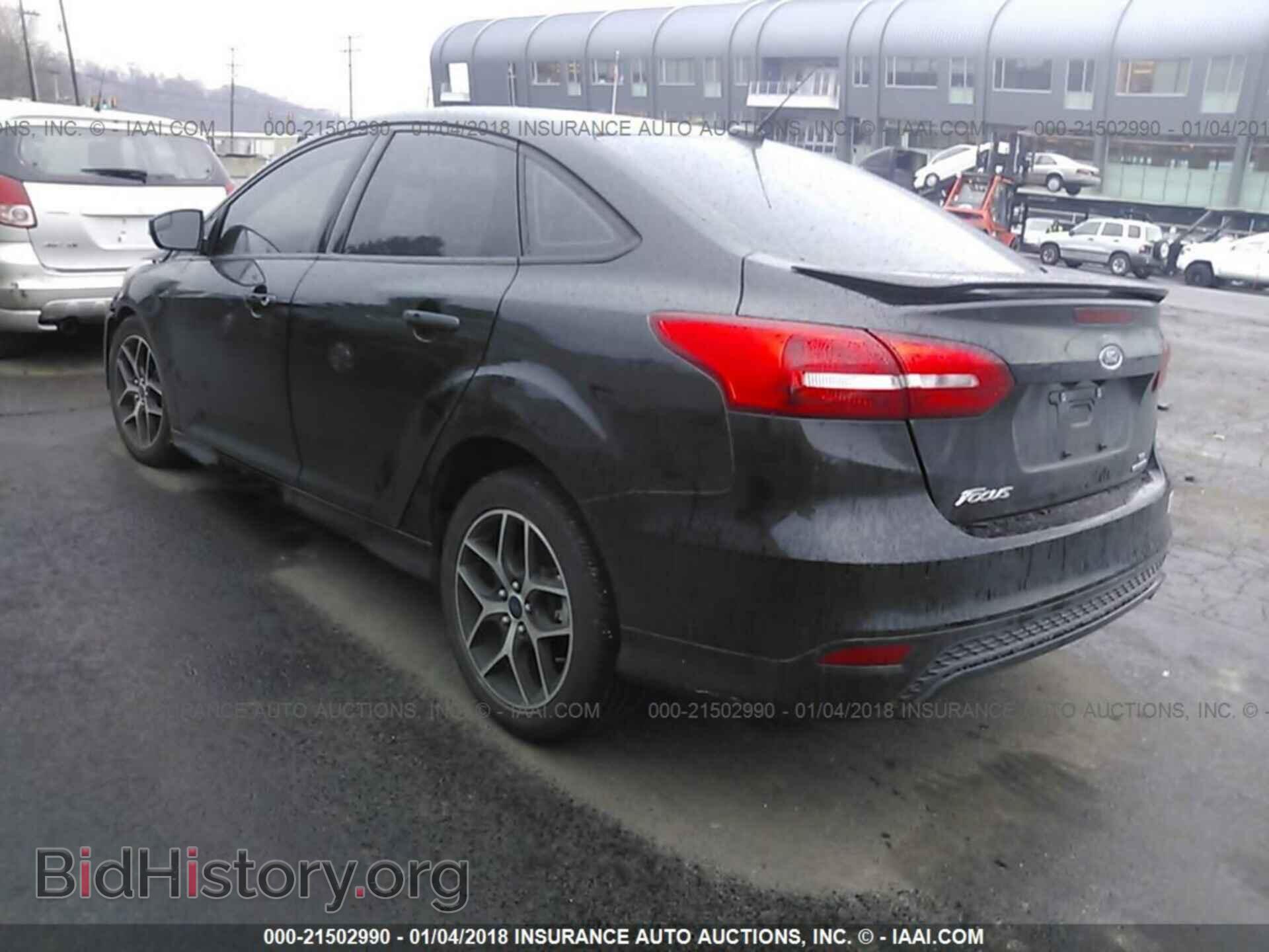 2015 Ford Focus - VIN: 1FADP3F28FL269237 - Photo 3