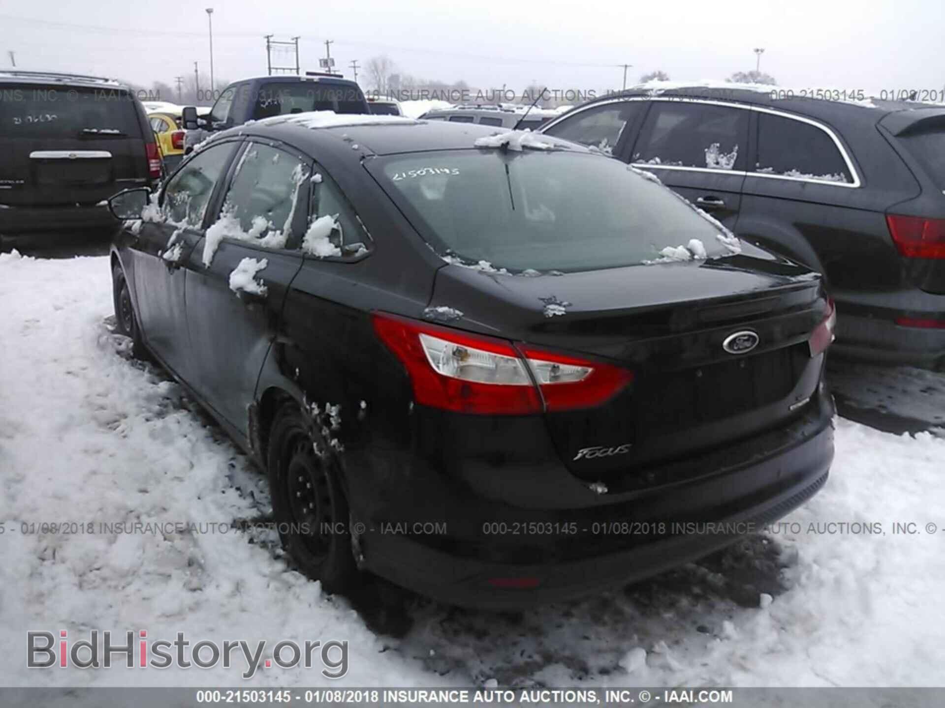 2014 Ford Focus - VIN: 1FADP3F2XEL347774 - Photo 3