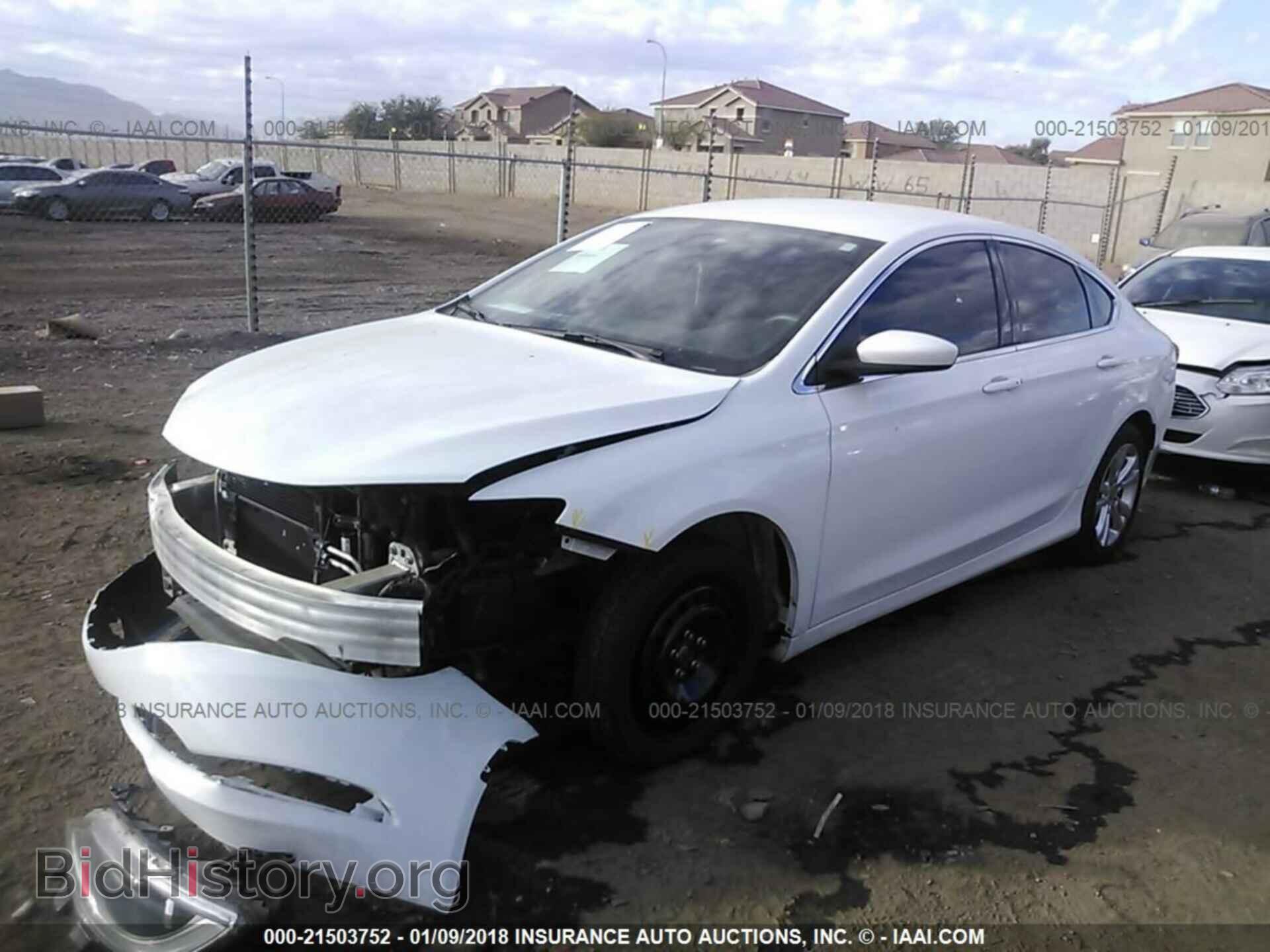 2015 Chrysler 200 - VIN: 1C3CCCAB0FN581781 - Фото 2