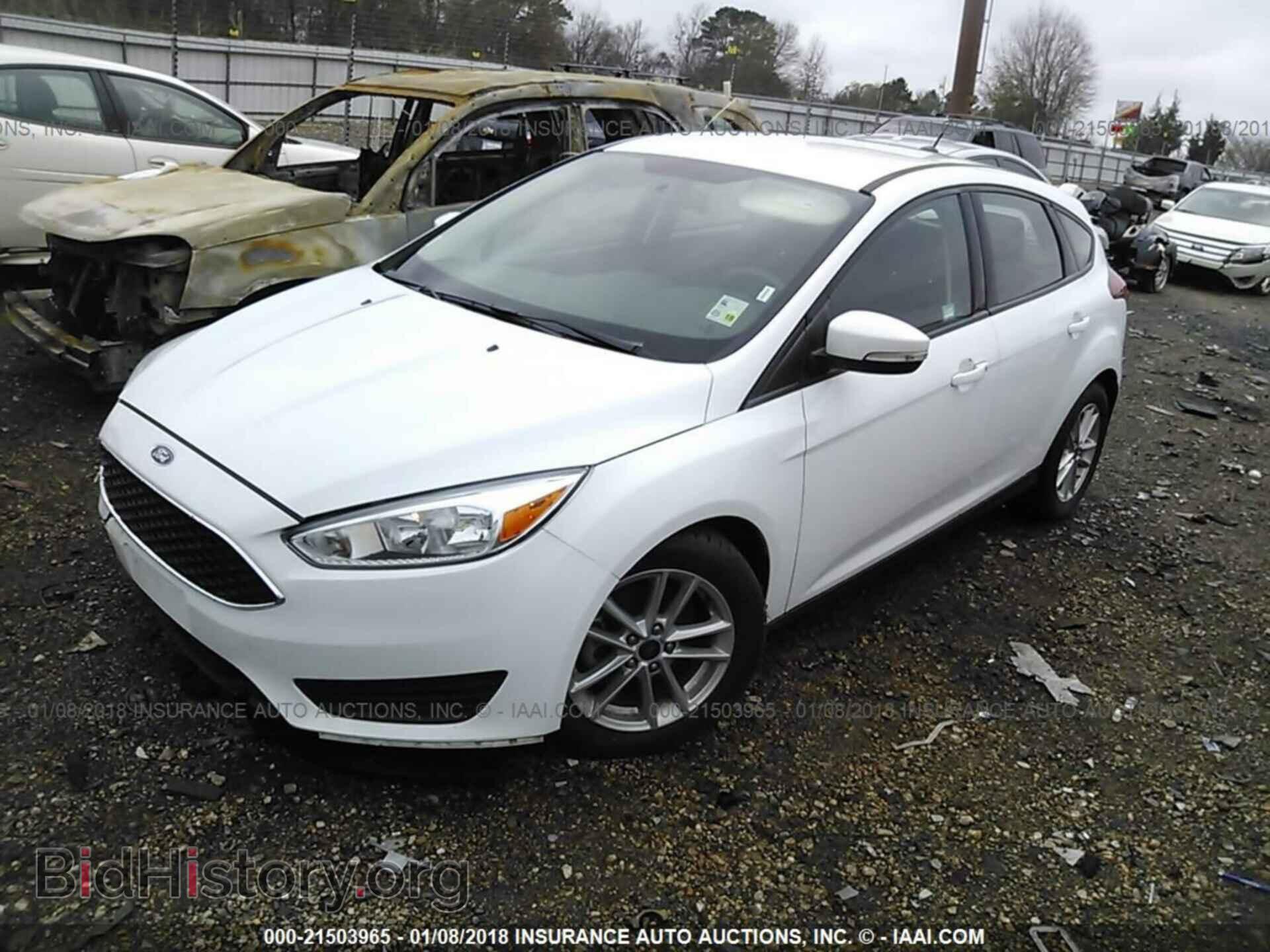 2016 Ford Focus - VIN: 1FADP3K29GL325421 - Photo 2