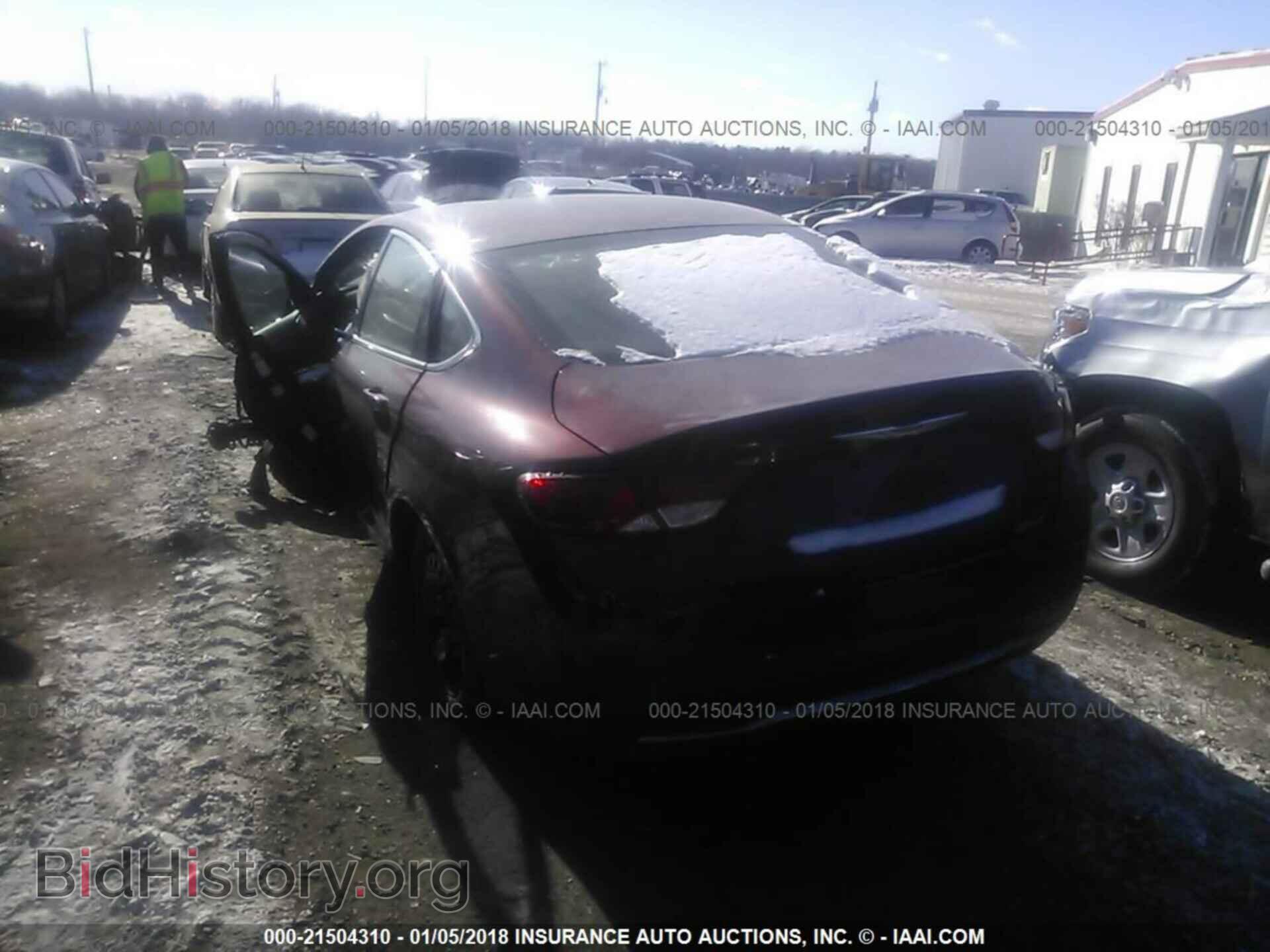 2015 Chrysler 200 - VIN: 1C3CCCAB5FN571974 - Photo 3