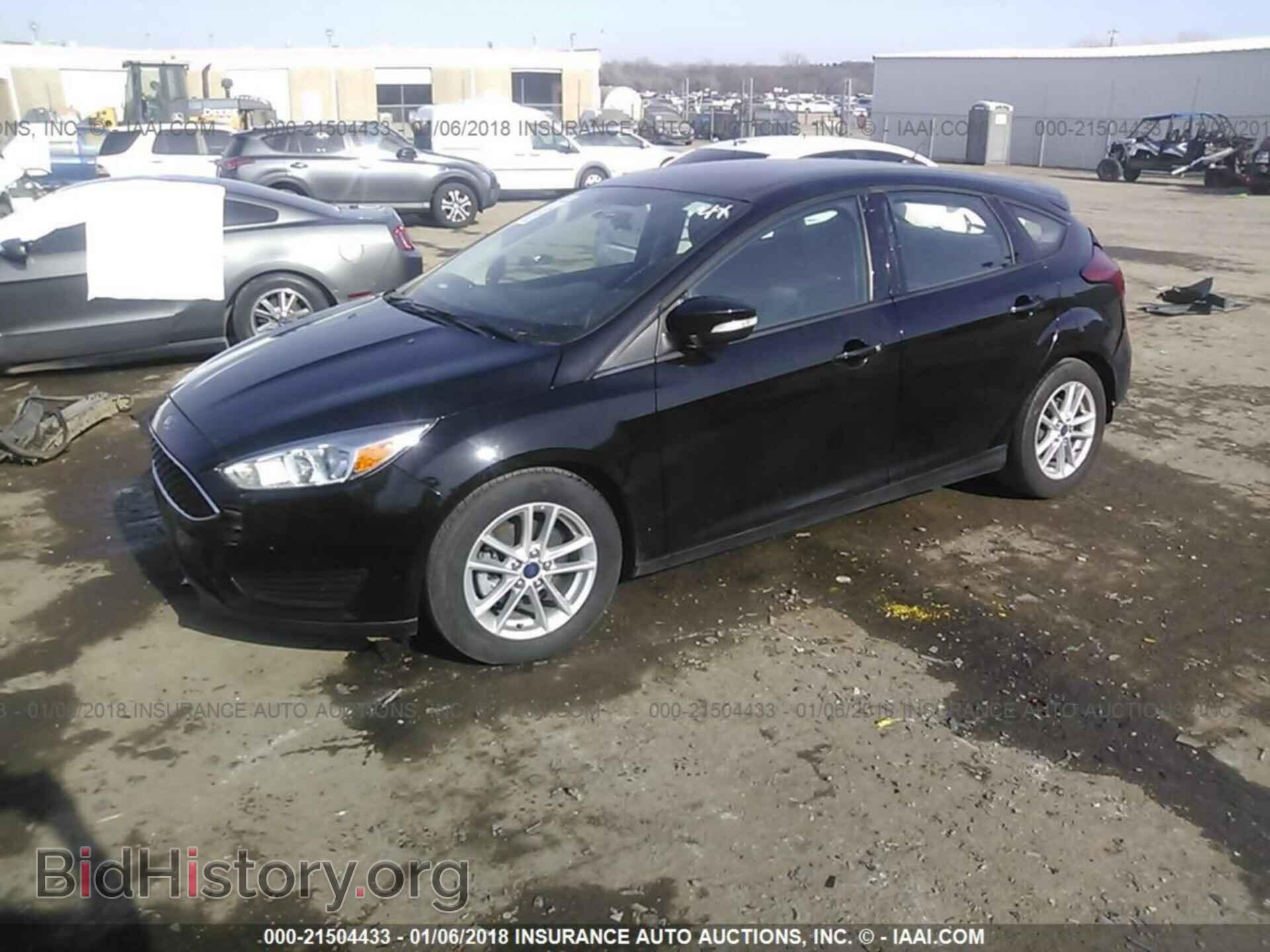 2016 Ford Focus - VIN: 1FADP3K24GL234945 - Фото 2