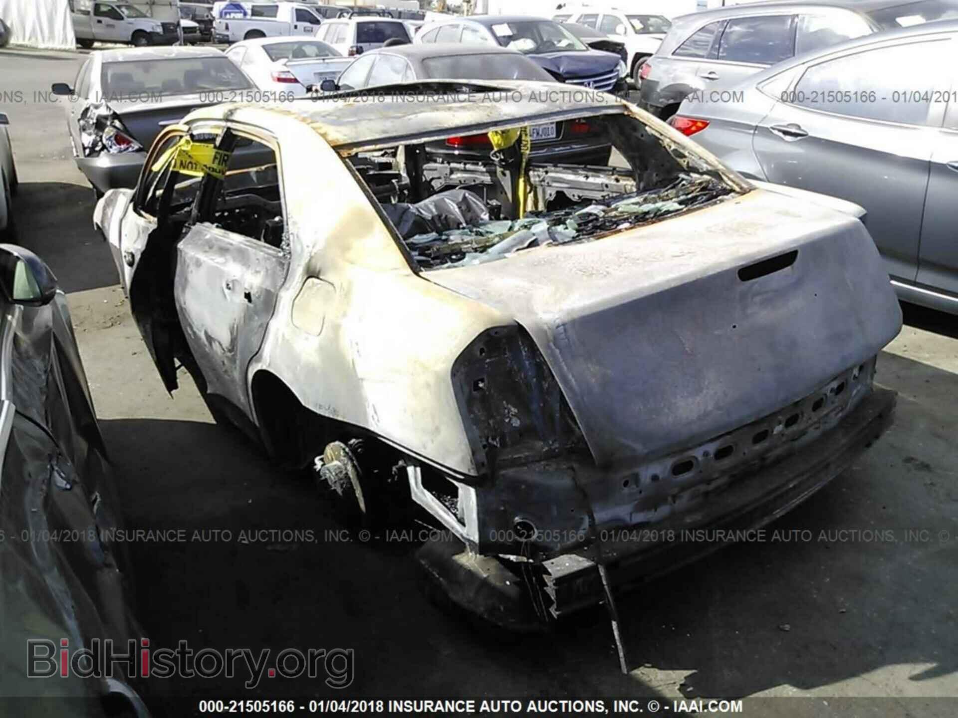 2011 Chrysler 300c - VIN: 2C3CA6CT3BH536673 - Фото 3