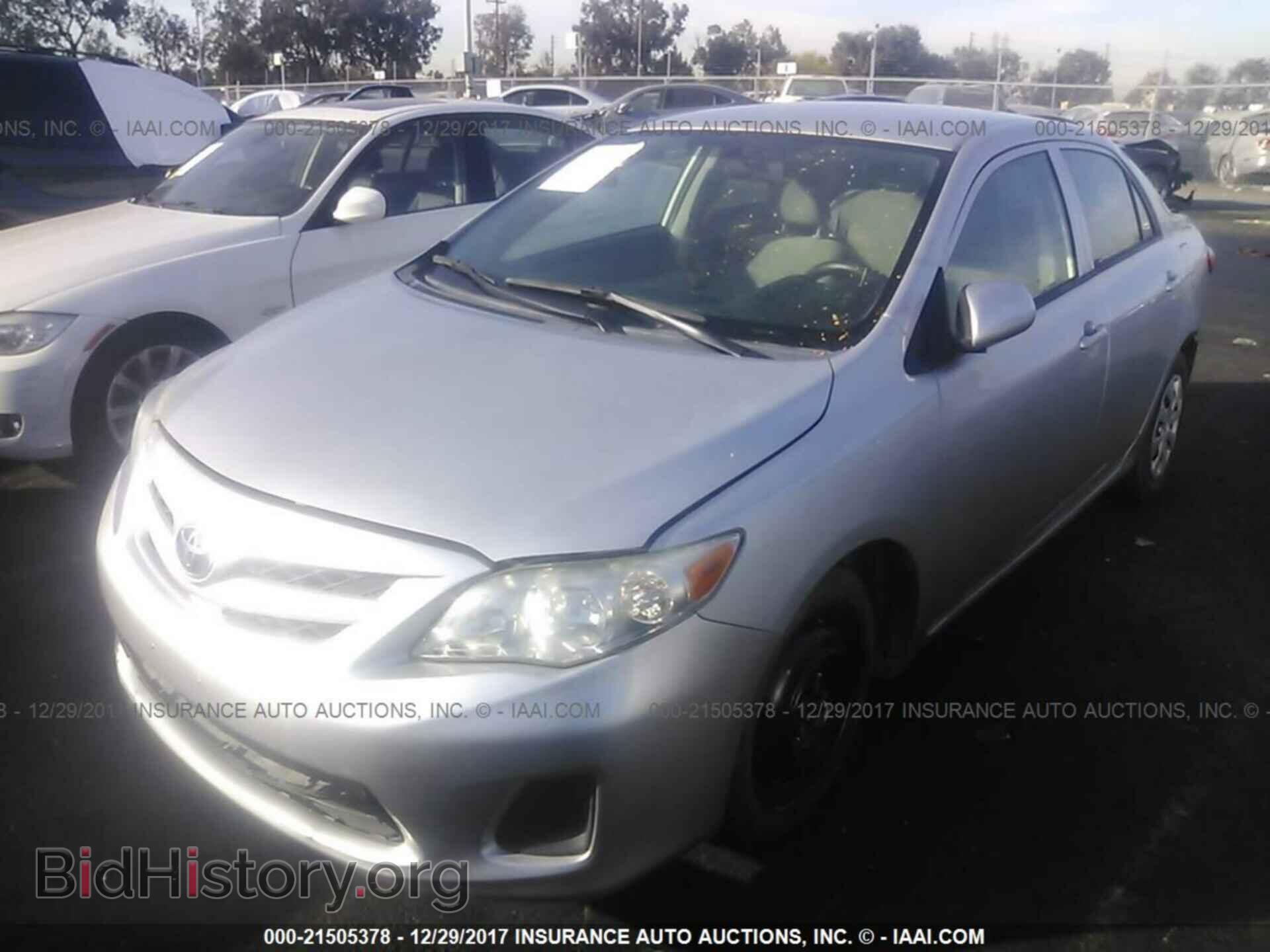 2013 Toyota Corolla - VIN: 5YFBU4EEXDP133014 - Photo 2