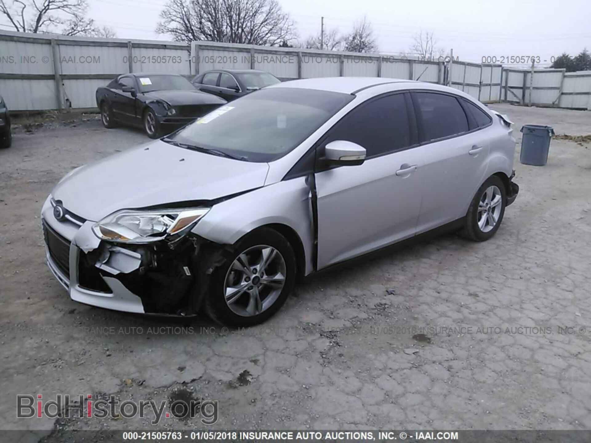 2014 Ford Focus - VIN: 1FADP3F29EL135190 - Фото 2