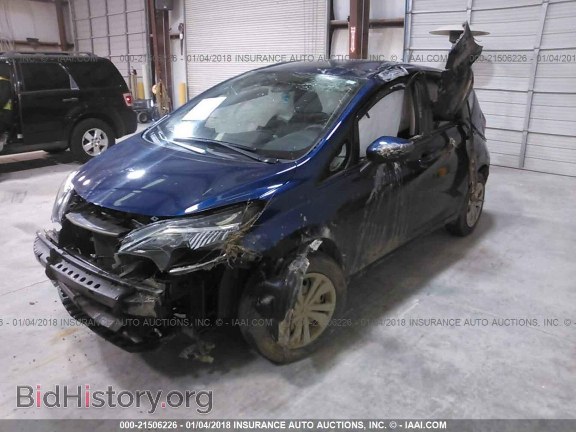 2017 Nissan Versa note - VIN: 3N1CE2CP6HL373421 - Photo 2