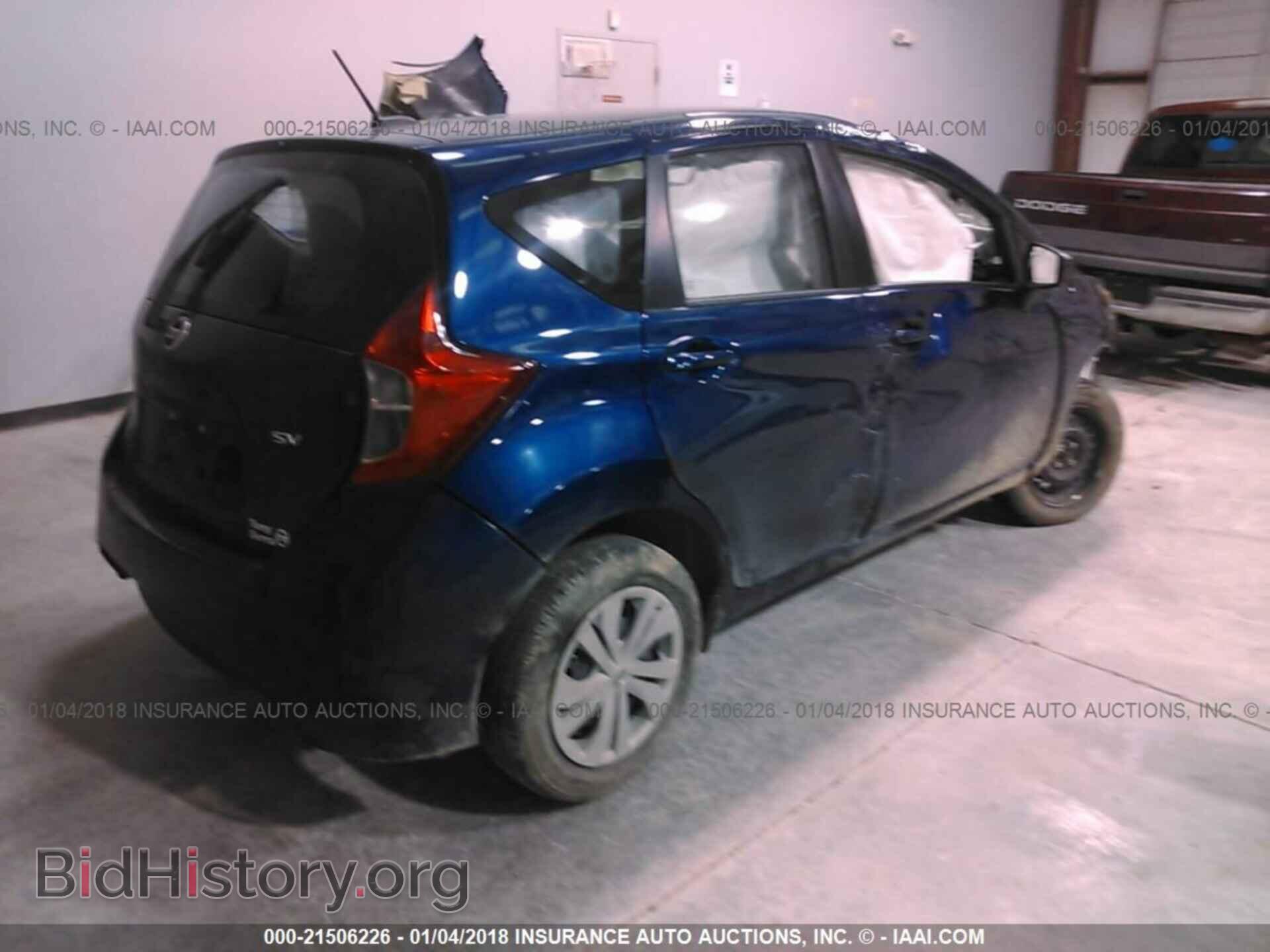 2017 Nissan Versa note - VIN: 3N1CE2CP6HL373421 - Photo 4