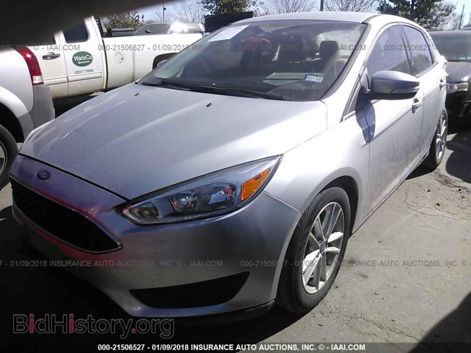 2016 Ford Focus - VIN: 1FADP3F28GL360865 - Фото 2