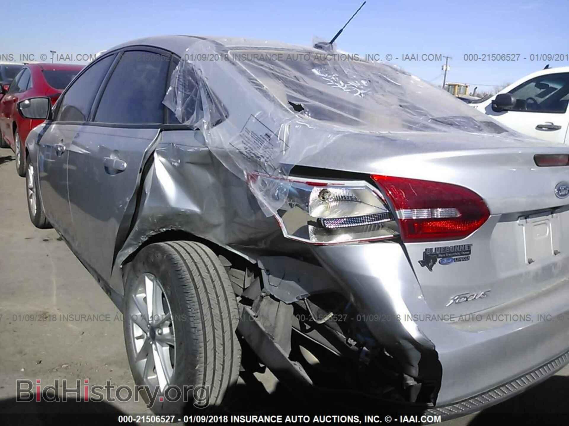 2016 Ford Focus - VIN: 1FADP3F28GL360865 - Фото 3