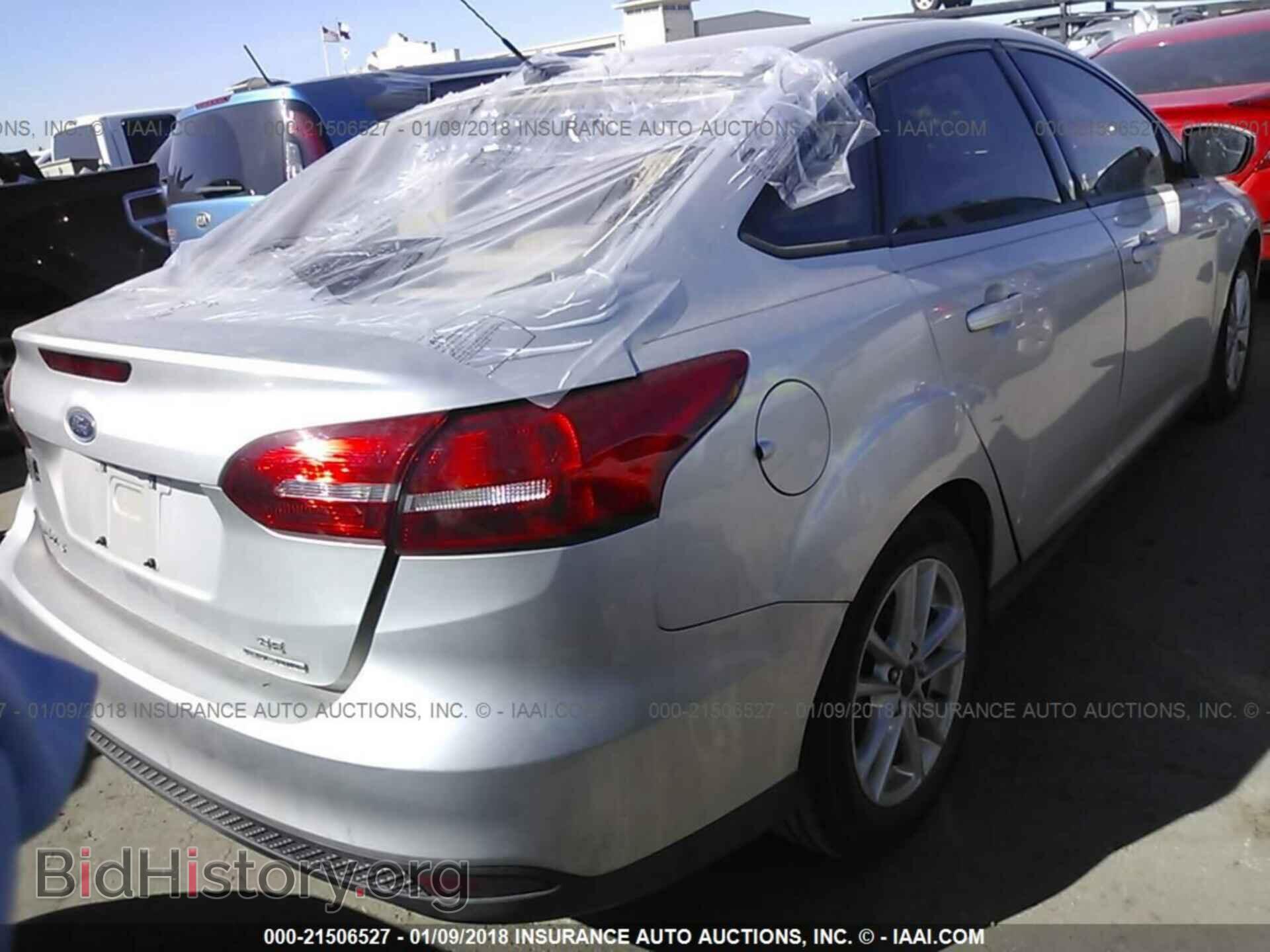 2016 Ford Focus - VIN: 1FADP3F28GL360865 - Фото 4