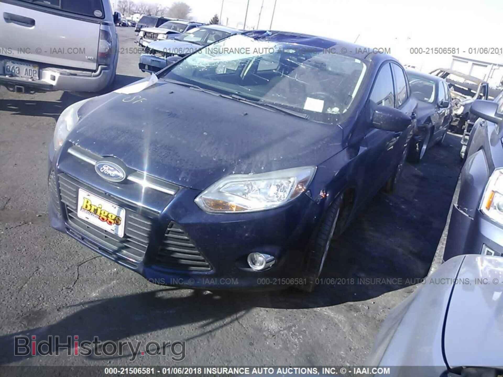 2012 Ford Focus - VIN: 1FAHP3F23CL148371 - Photo 2